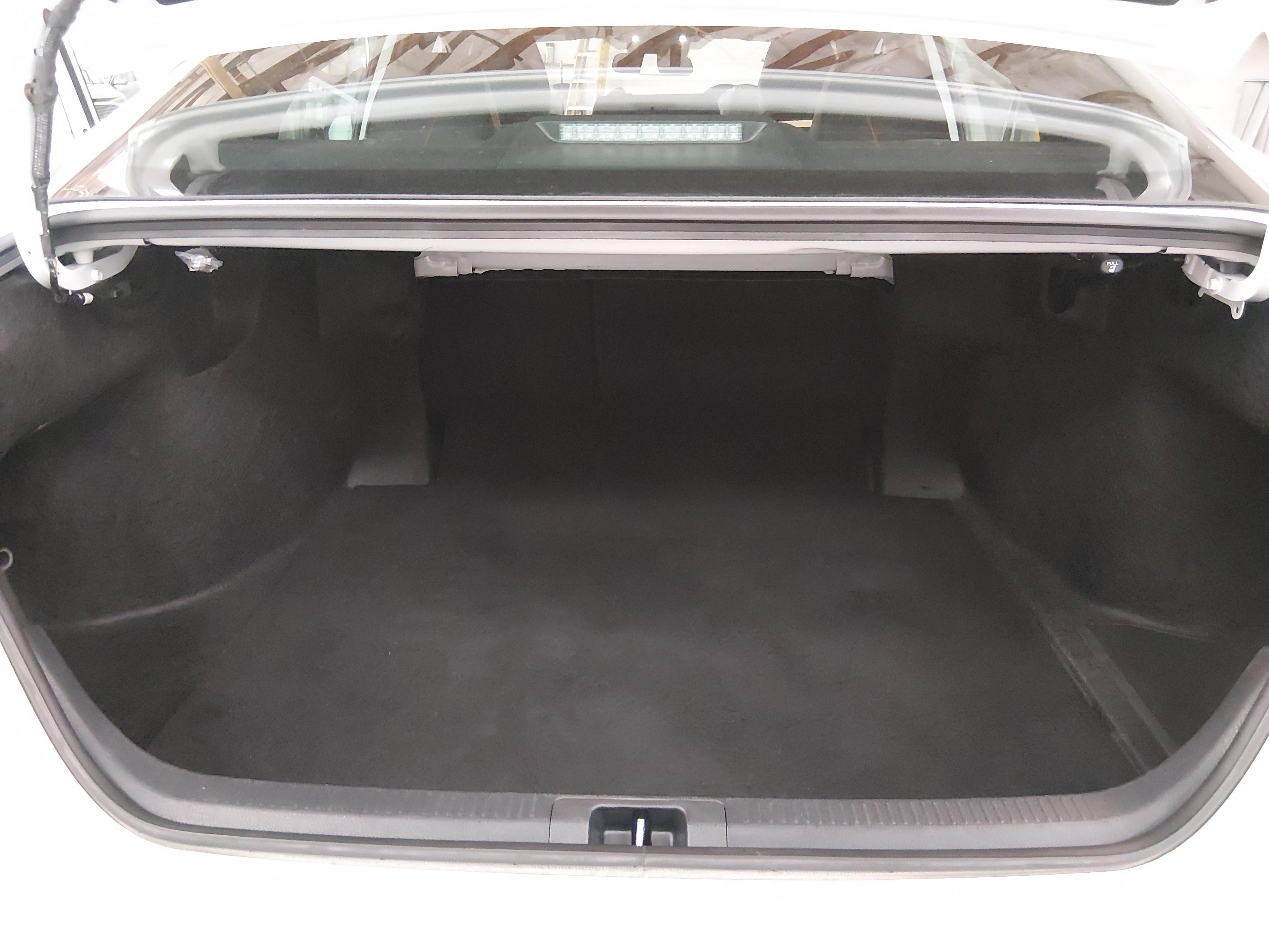 Toyota Camry Se - Thumbnail 11