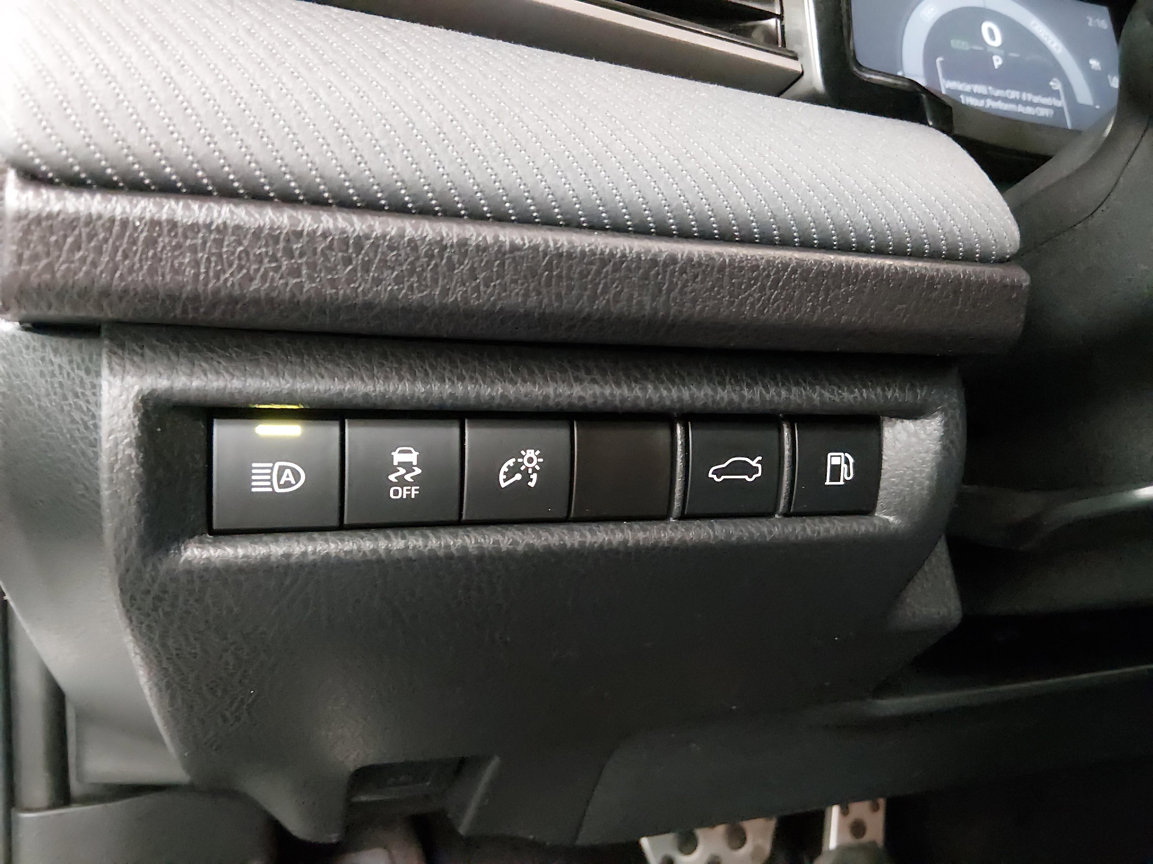 Toyota Camry Se - Thumbnail 13