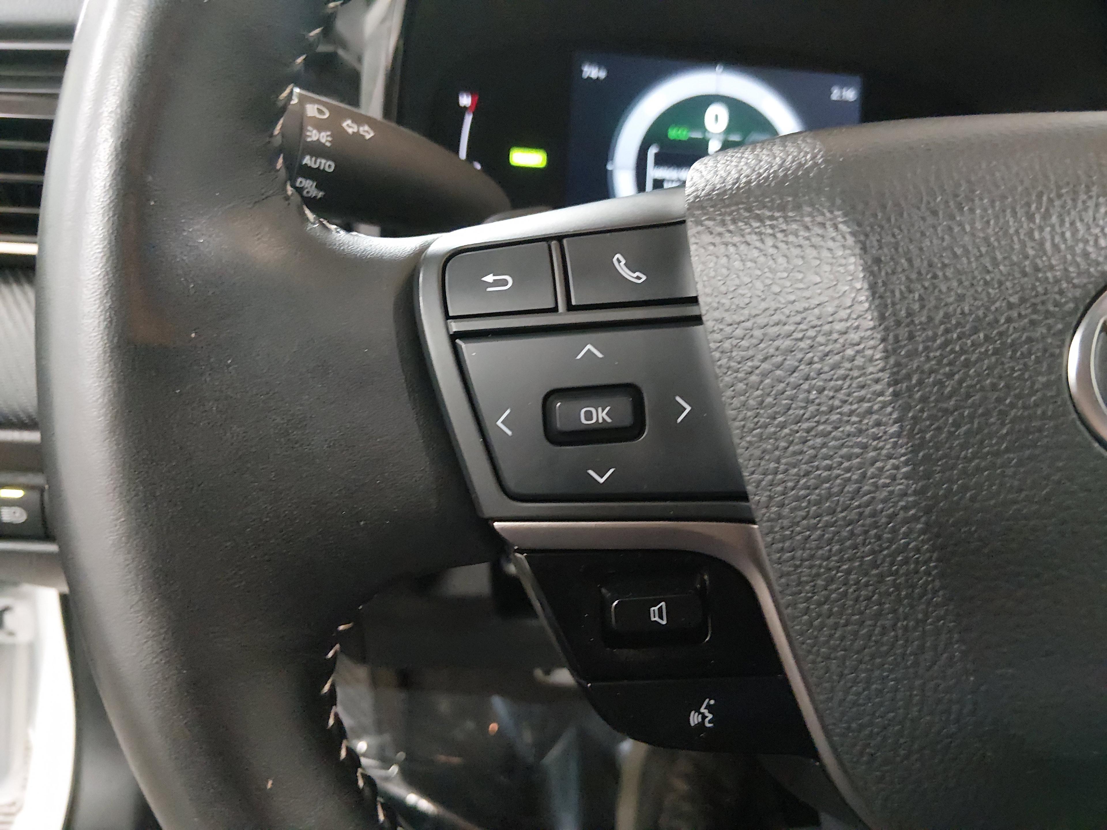 Toyota Camry Se - Thumbnail 12