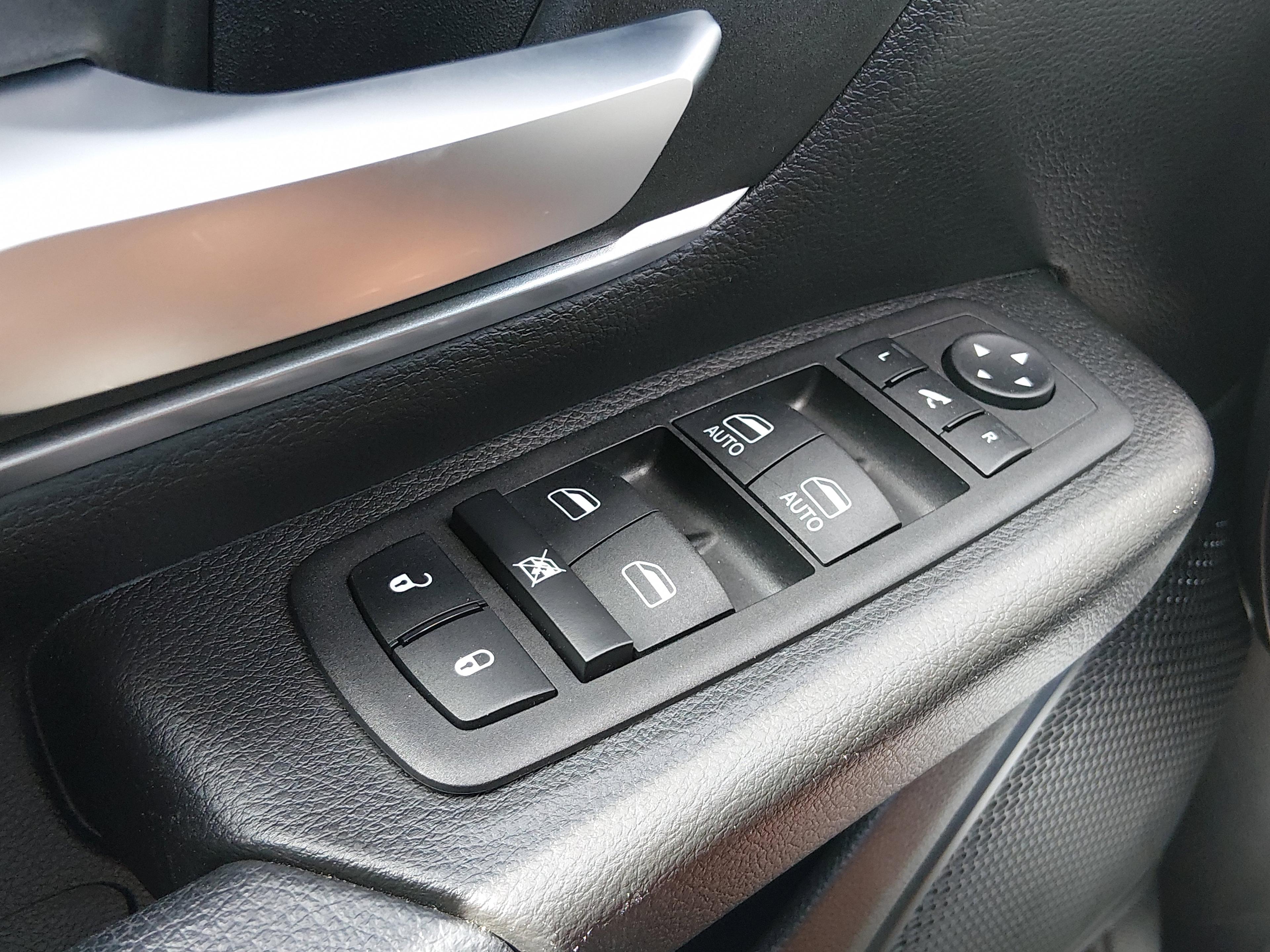 Ram 1500 - Thumbnail 19