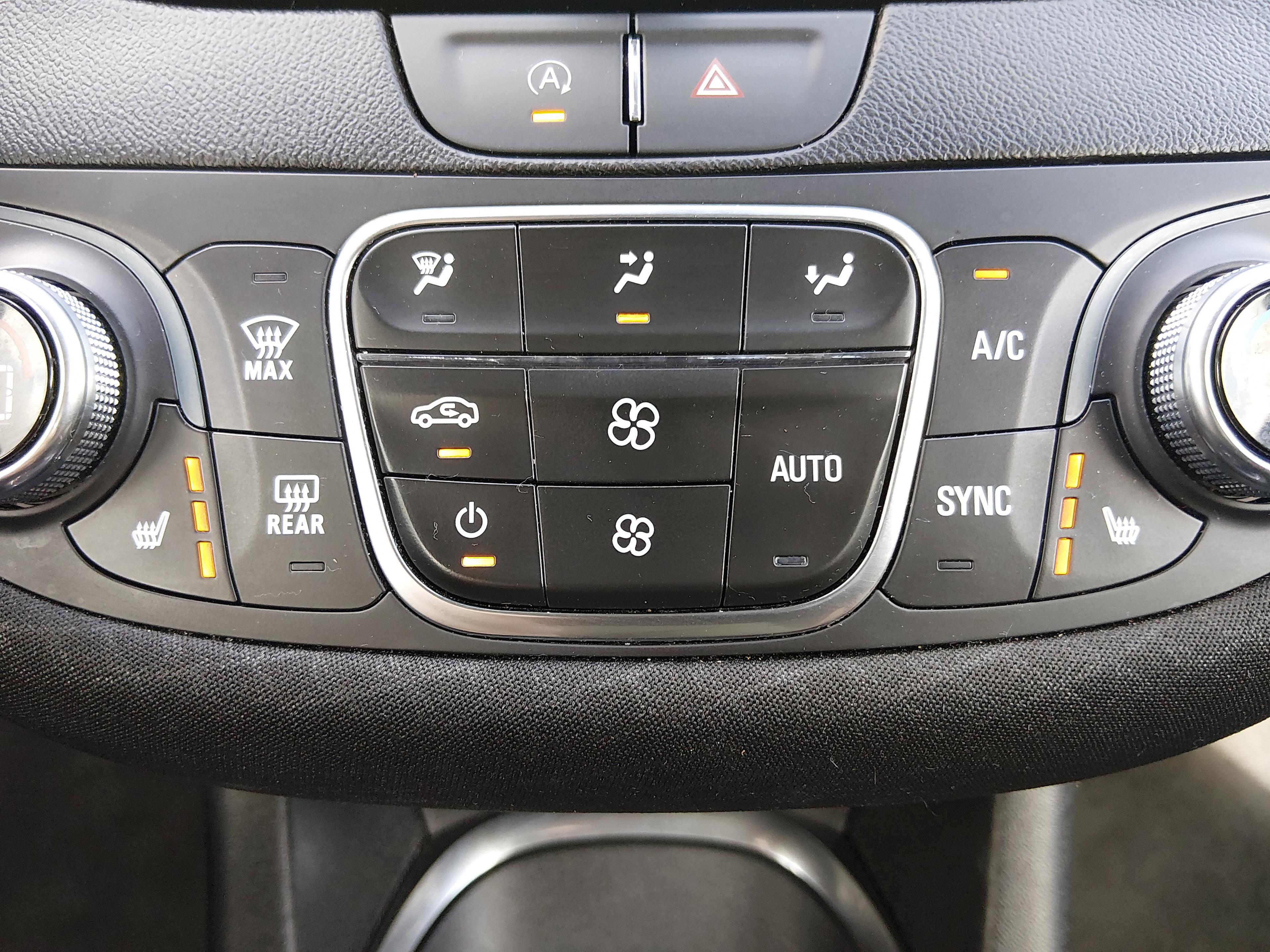 Chevrolet Malibu 4Dr Sdn 1Lt - Thumbnail 17