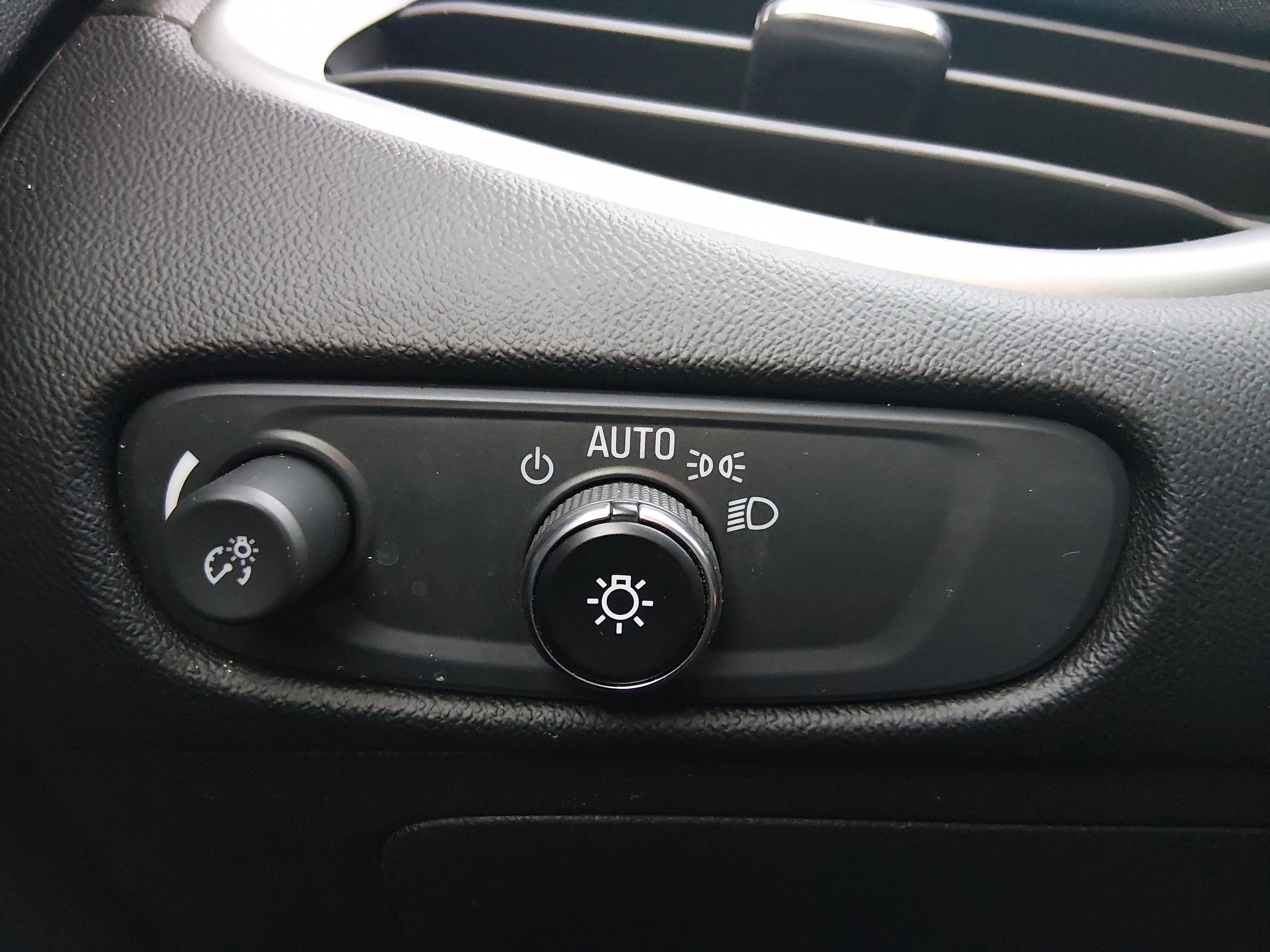 Chevrolet Malibu 4Dr Sdn 1Lt - Thumbnail 19