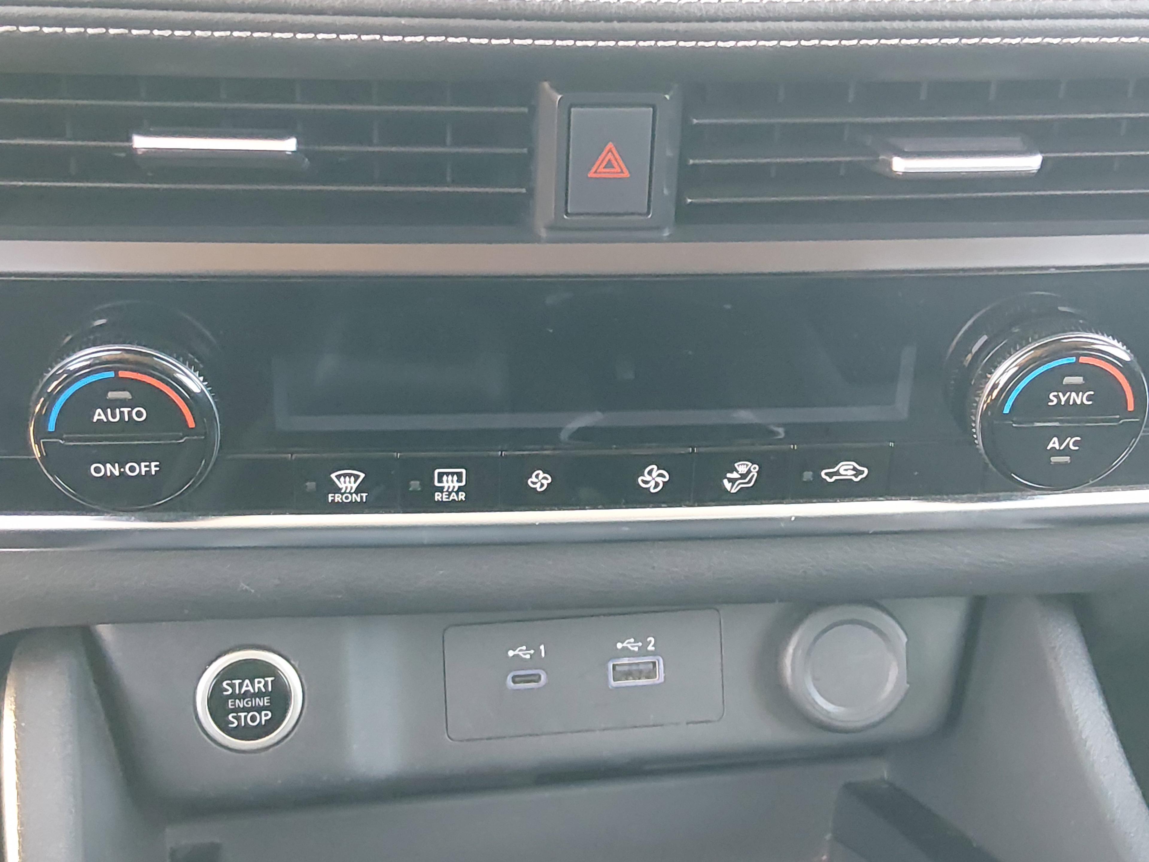 Nissan Rogue Awd Sv - Thumbnail 13