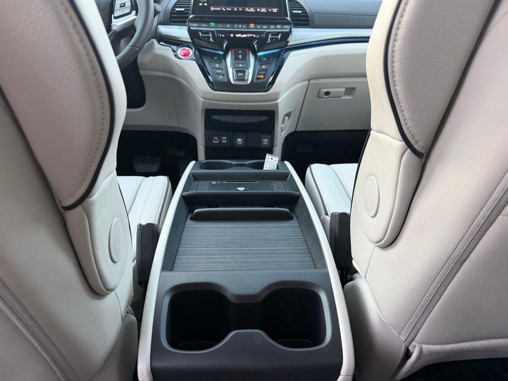 Honda Odyssey Touring - Thumbnail 10