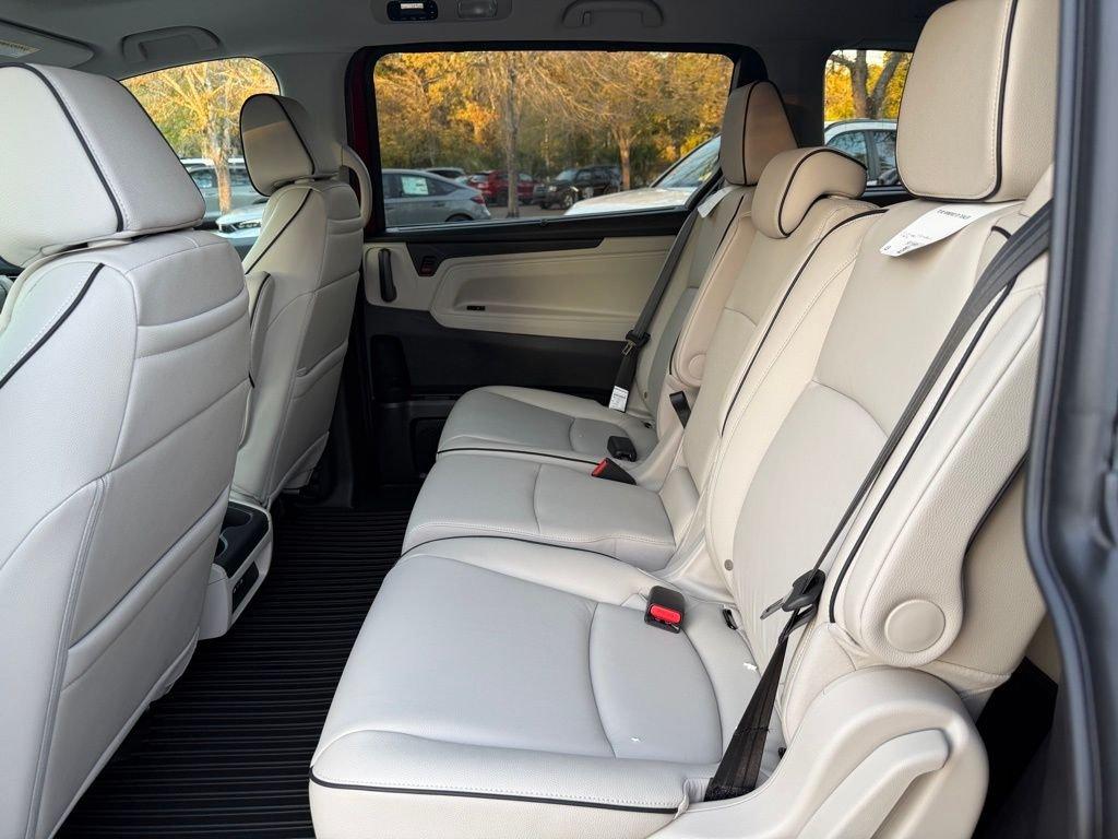 Honda Odyssey Touring - Thumbnail 9