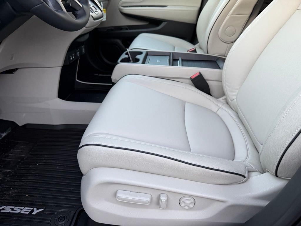 Honda Odyssey Touring - Thumbnail 15