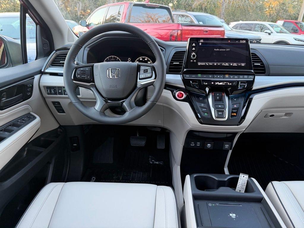 Honda Odyssey Touring - Thumbnail 12