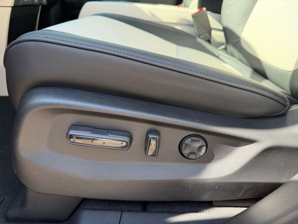 Honda Odyssey Elite - Thumbnail 16