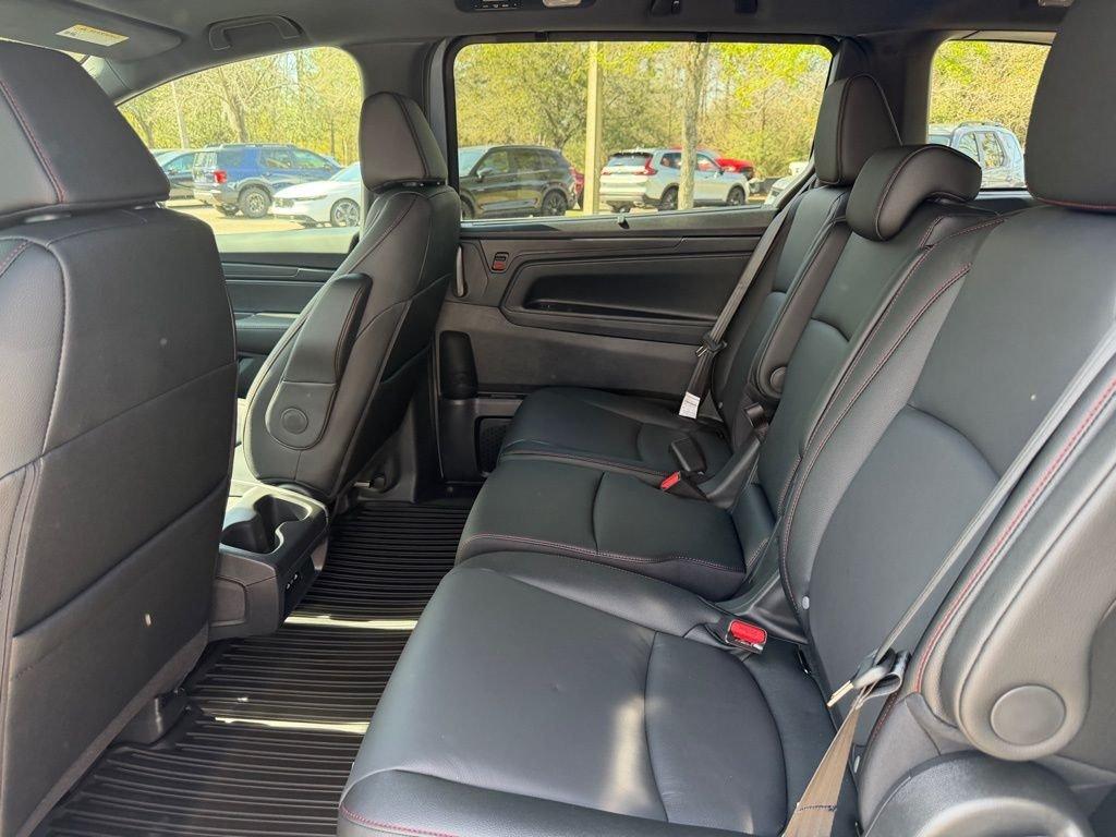 Honda Odyssey Sport-L - Thumbnail 8