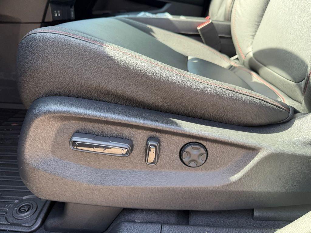 Honda Odyssey Sport-L - Thumbnail 16