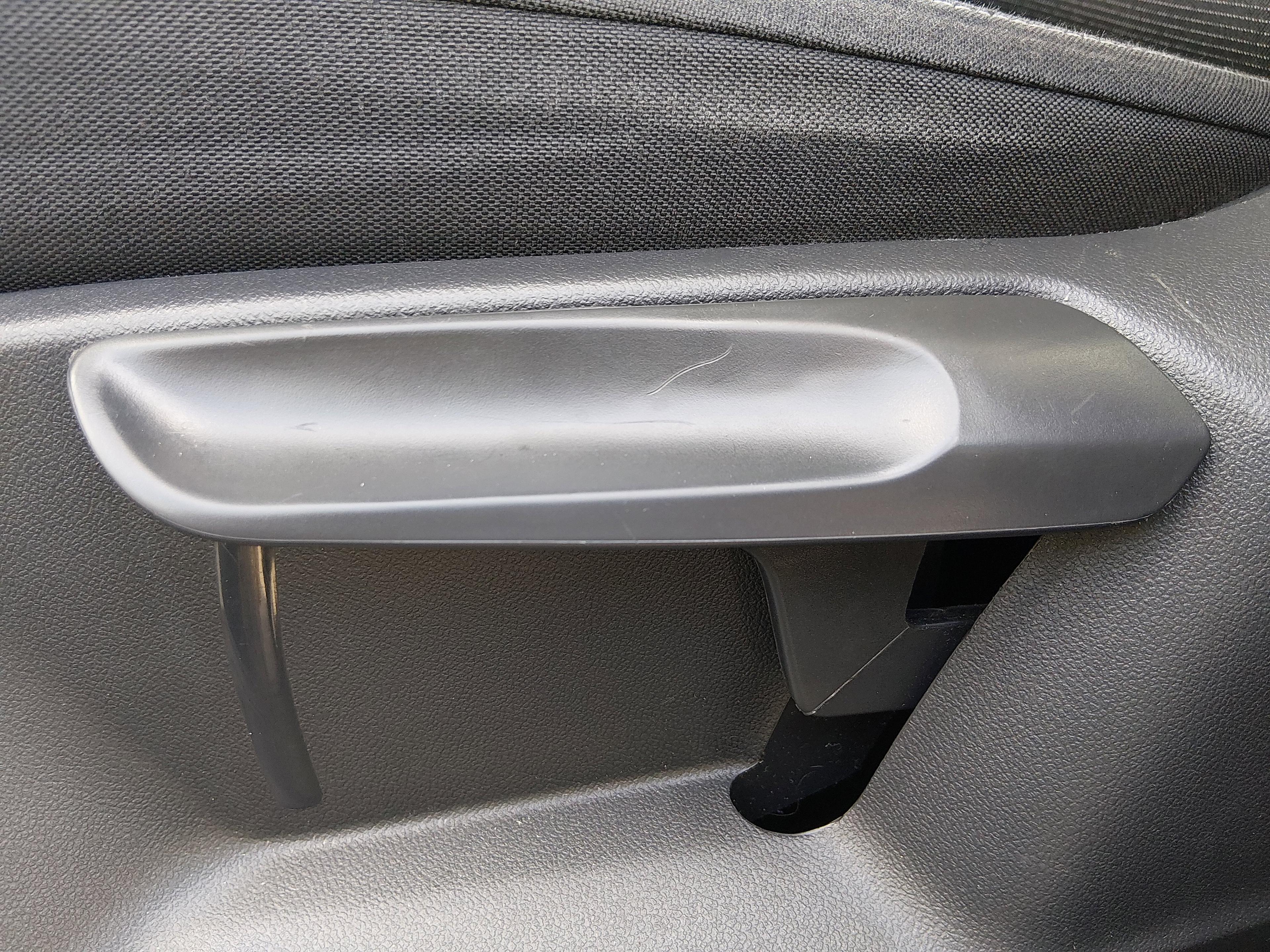 Volkswagen Tiguan 2.0T S 4Motion - Thumbnail 20