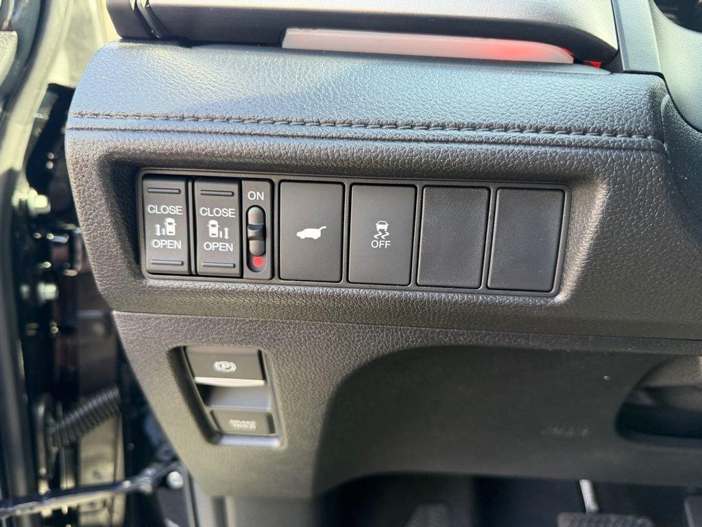 Honda Odyssey Sport-L - Thumbnail 18