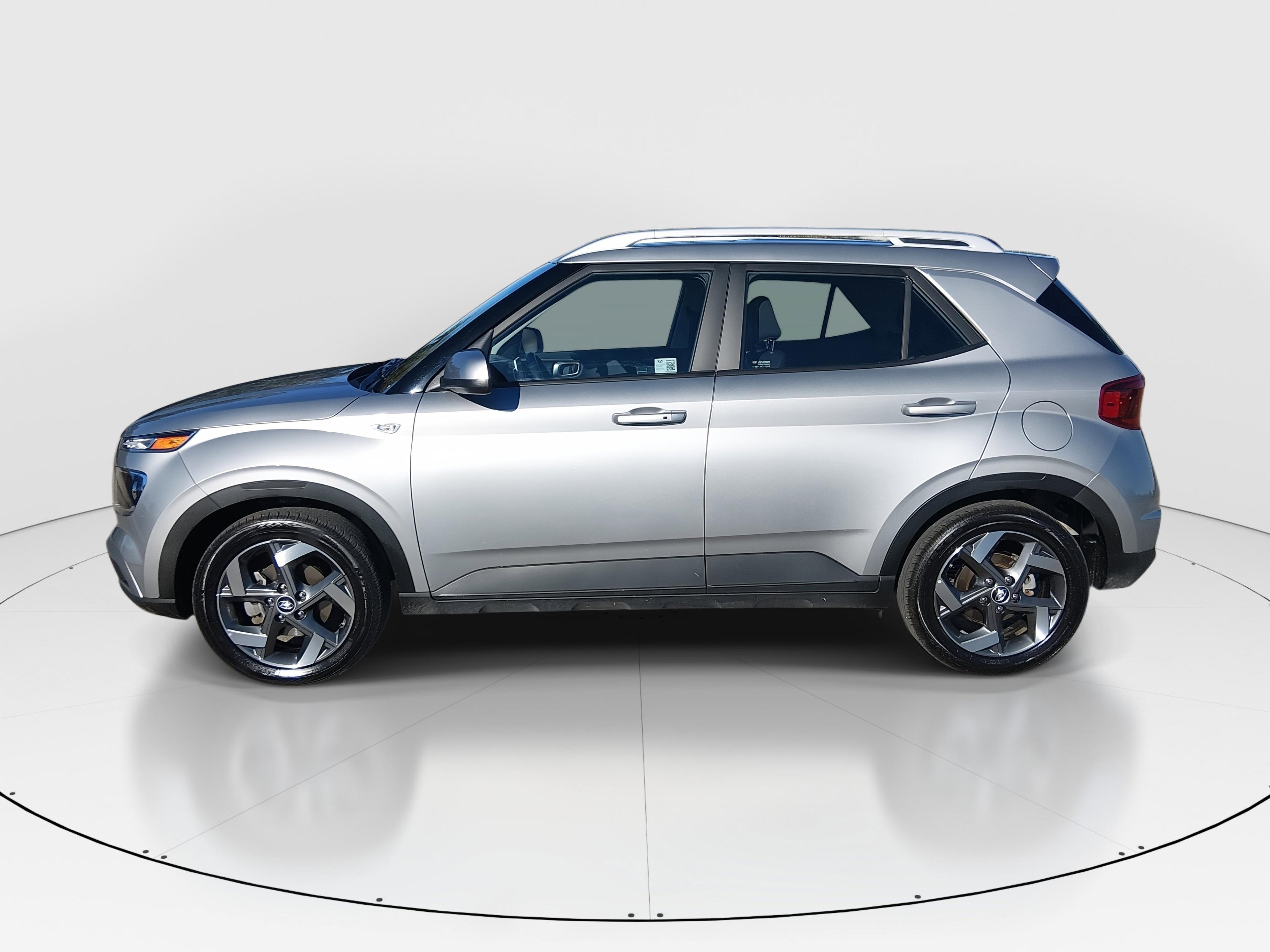 Hyundai Venue Sel Ivt - Thumbnail 4