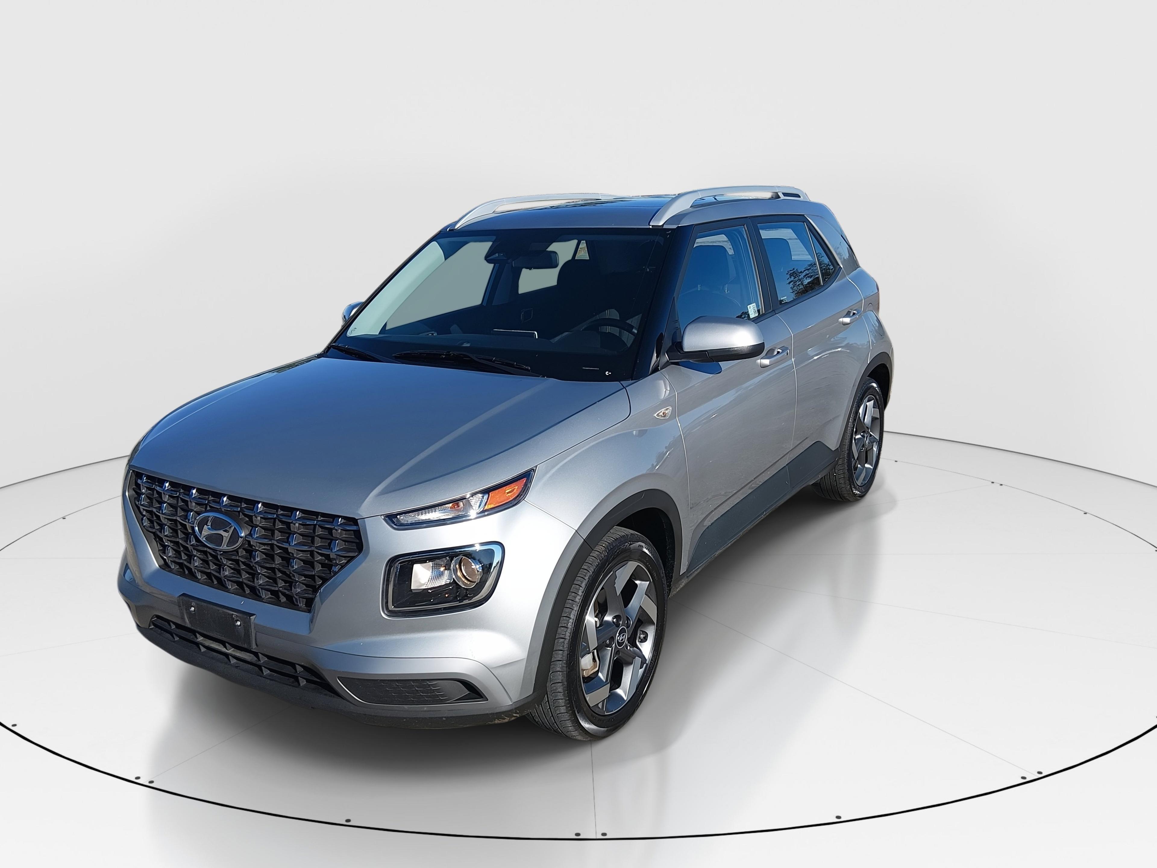 Hyundai Venue Sel Ivt - Thumbnail 3