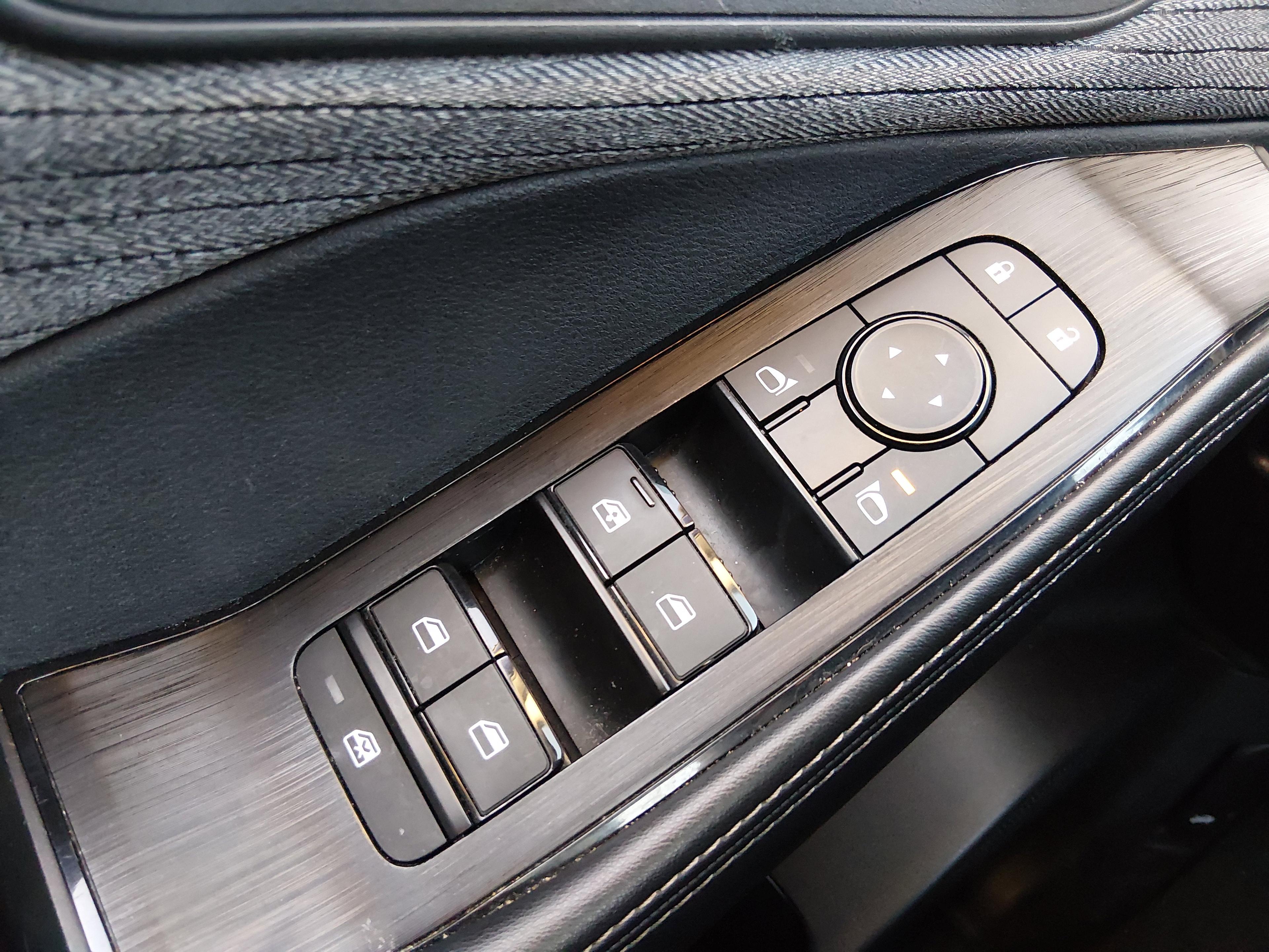 Nissan Rogue Awd Sv - Thumbnail 18