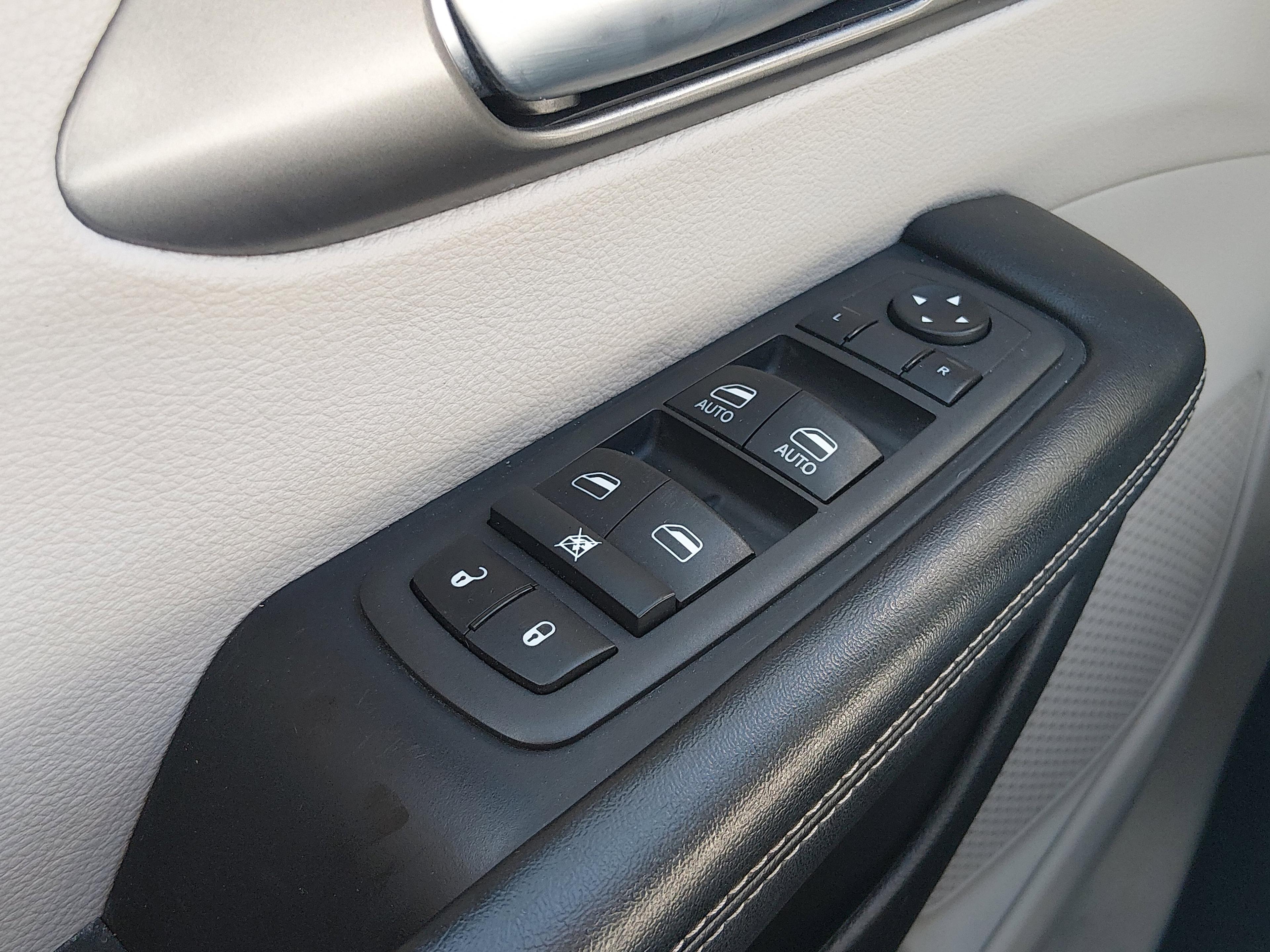 Chrysler Pacifica Touring L Fwd - Thumbnail 19