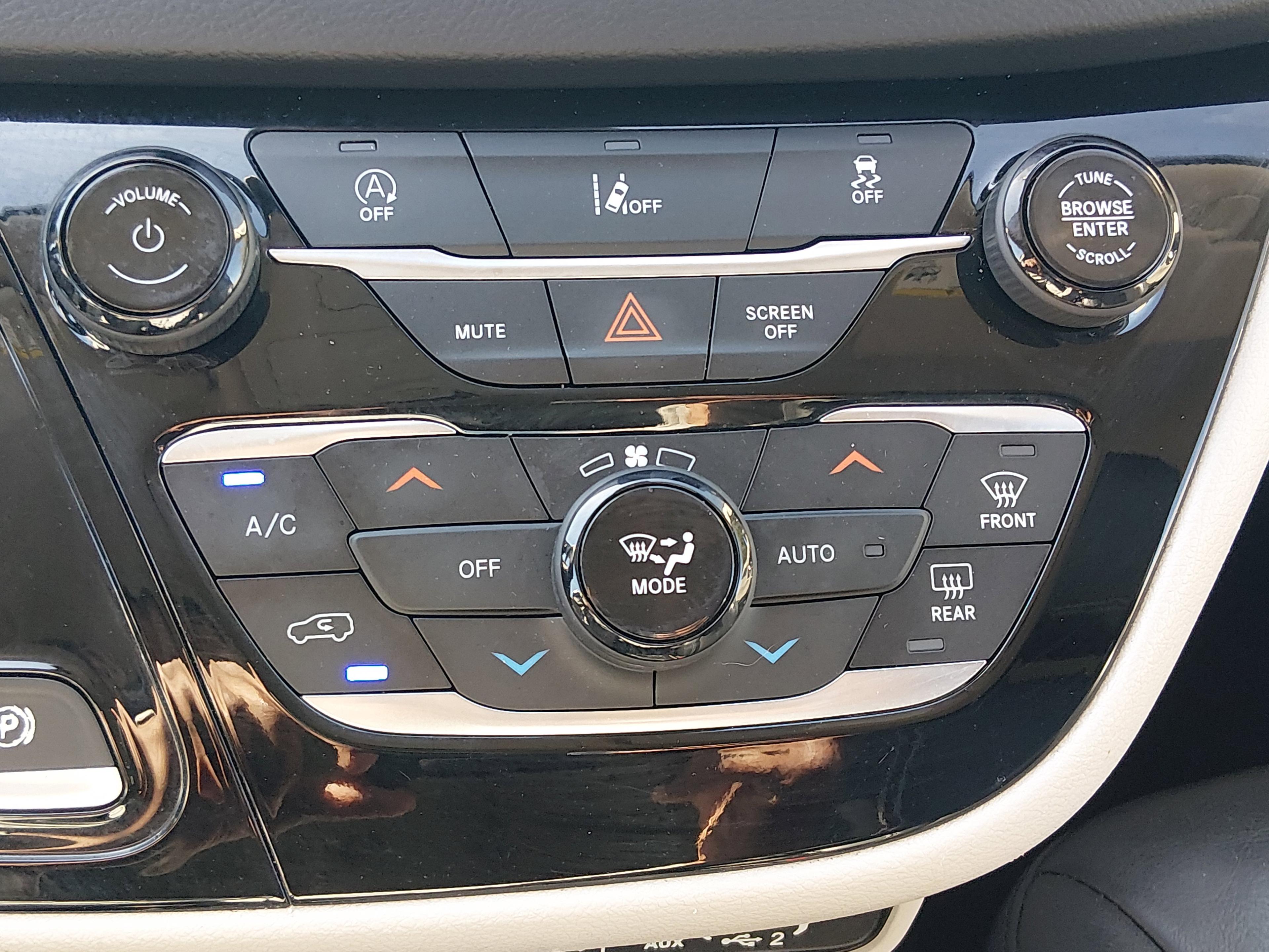 Chrysler Pacifica Touring L Fwd - Thumbnail 13