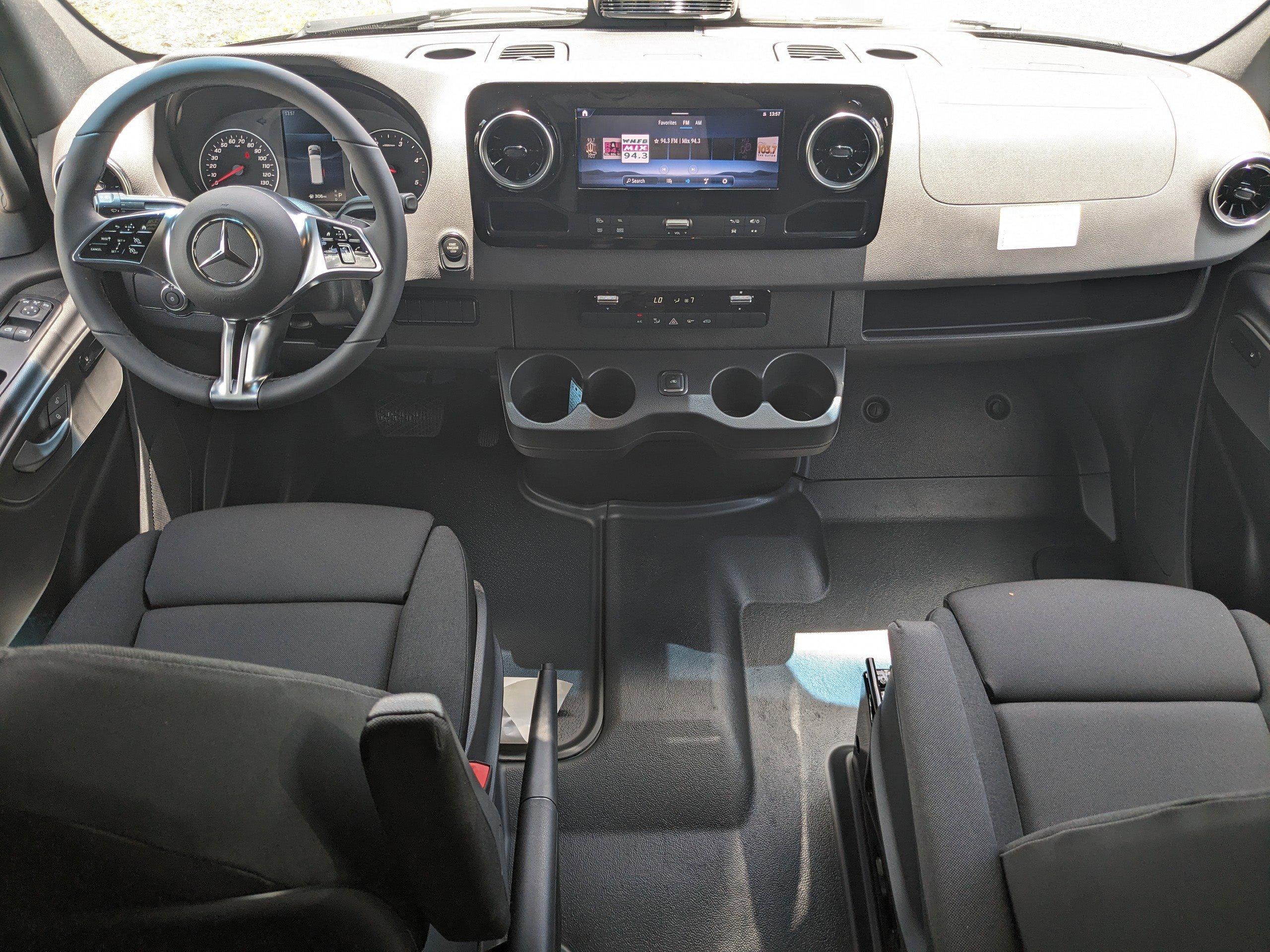 Mercedes-Benz Sprinter Cargo Van Van 144 Wb Awd - Thumbnail 10