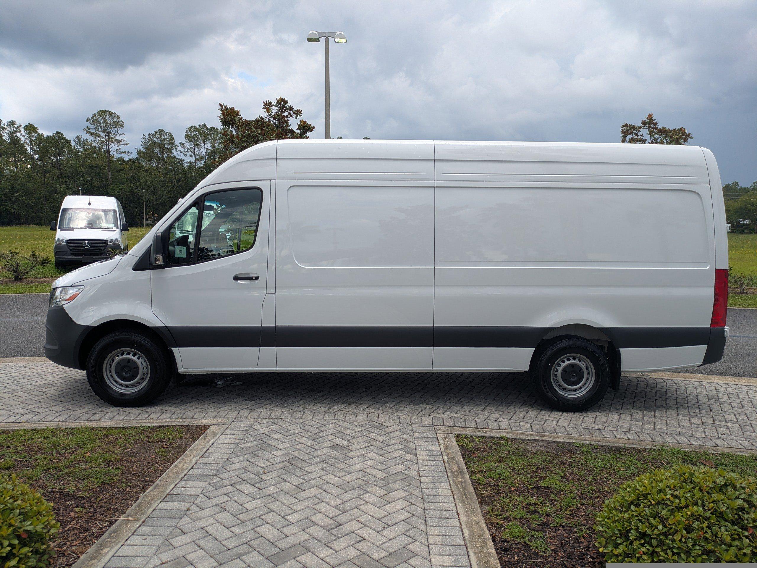 Mercedes-Benz Sprinter Cargo Van 170 Wb Rwd Van - Thumbnail 9