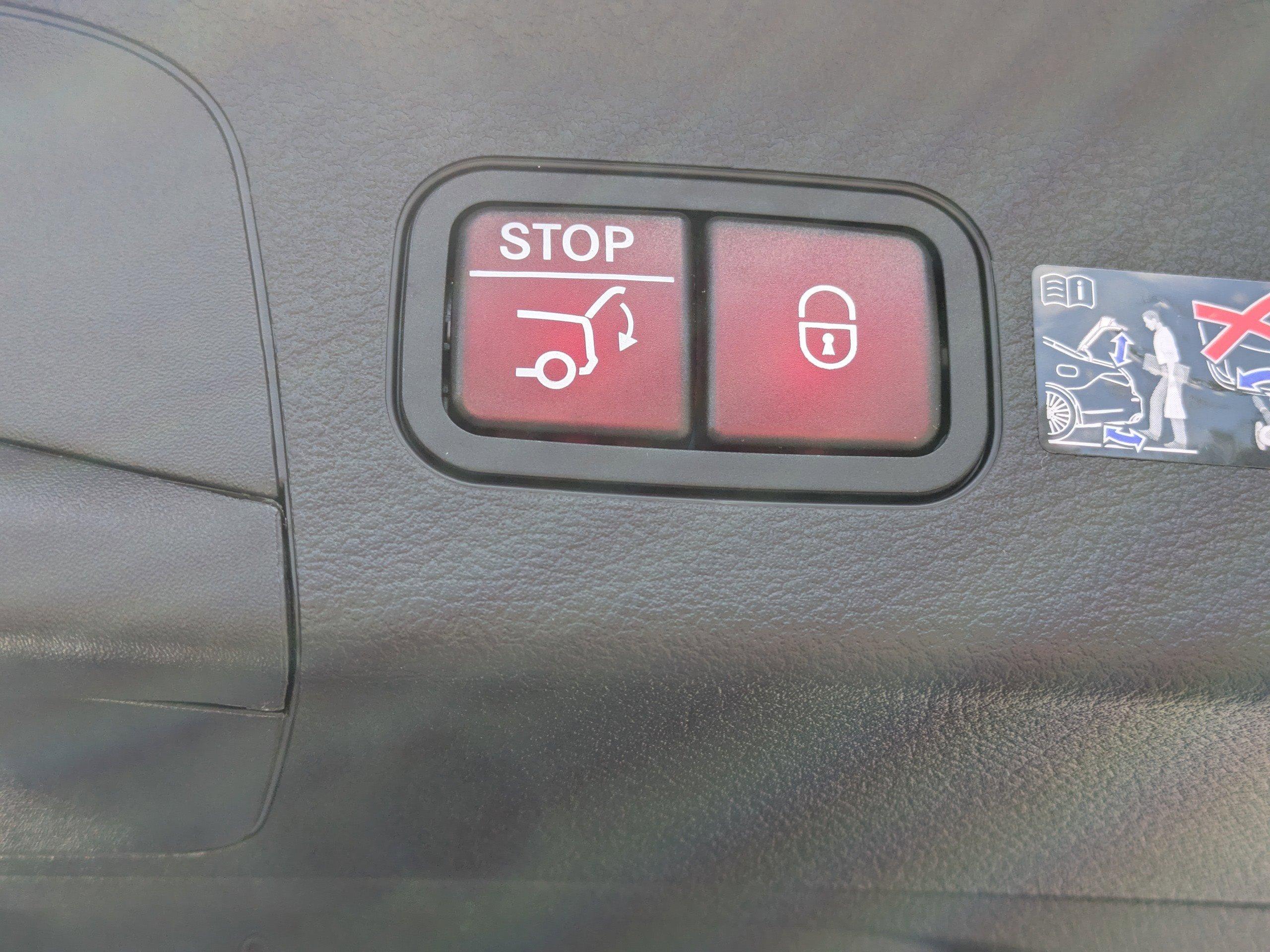 Mercedes-Benz Gls Suv 450 With Navigation & Awd - Thumbnail 15