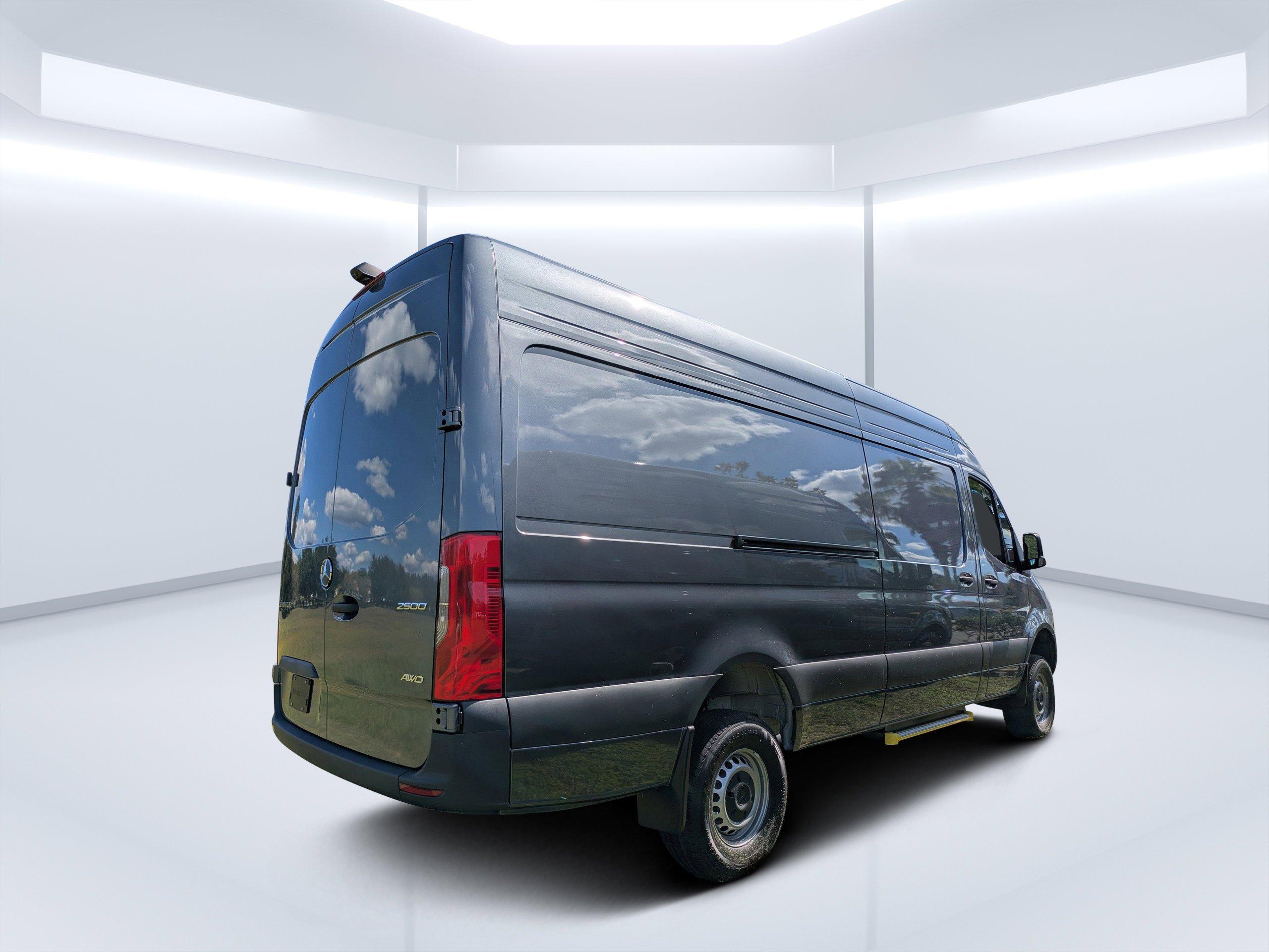 Mercedes-Benz Sprinter Cargo Van Van 170 Wb Awd - Thumbnail 6
