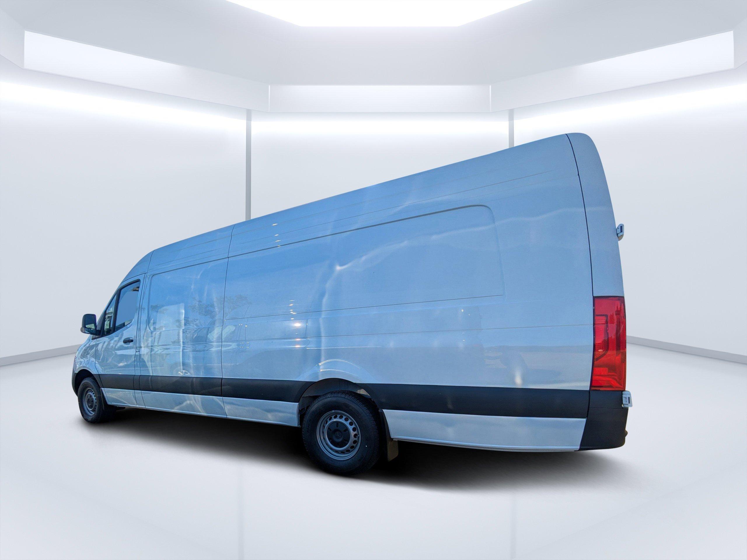 Mercedes-Benz Sprinter Cargo Van 170 Wb Rwd Van - Thumbnail 6