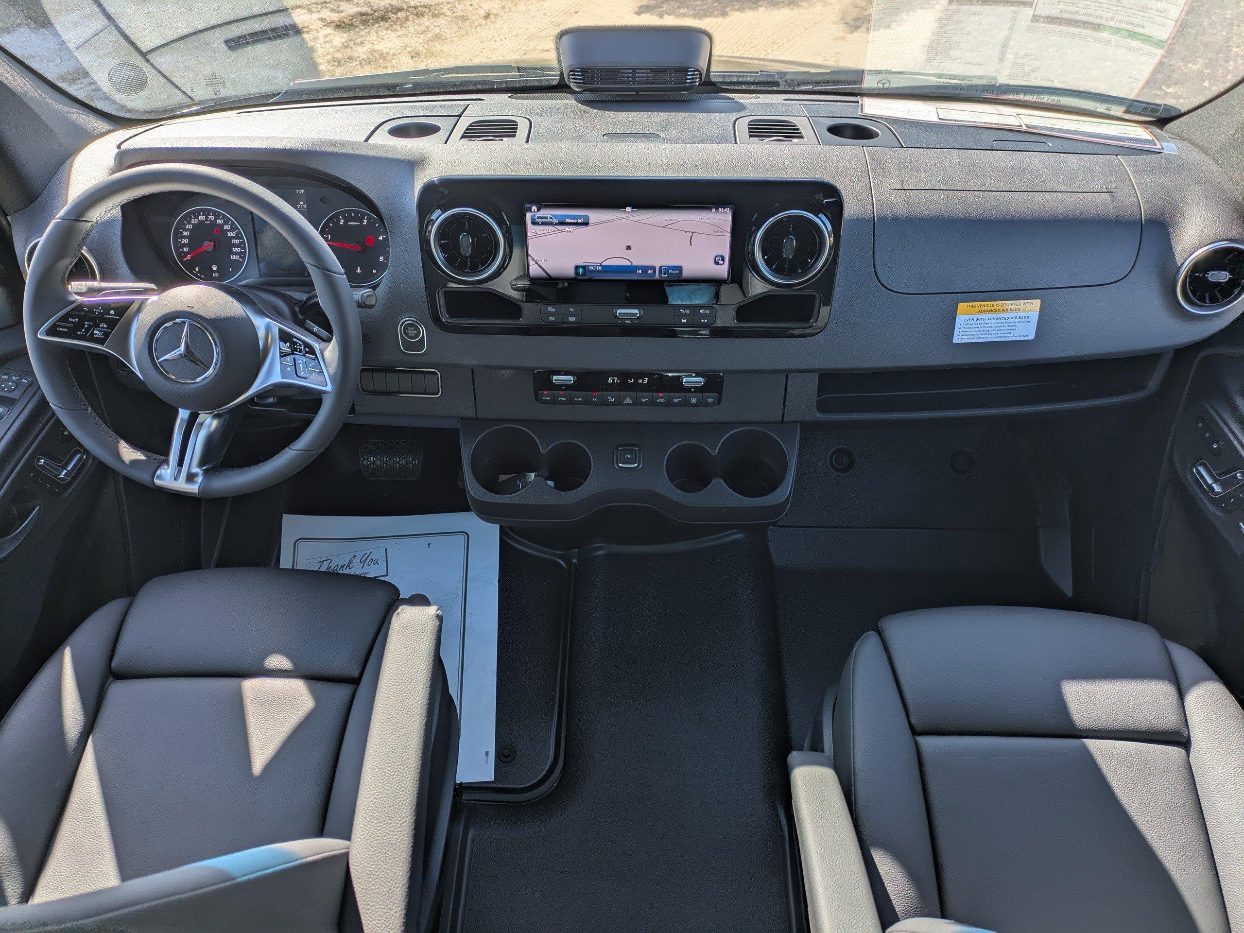 Mercedes-Benz Sprinter Passenger Van Van 144 Wb Awd - Thumbnail 3