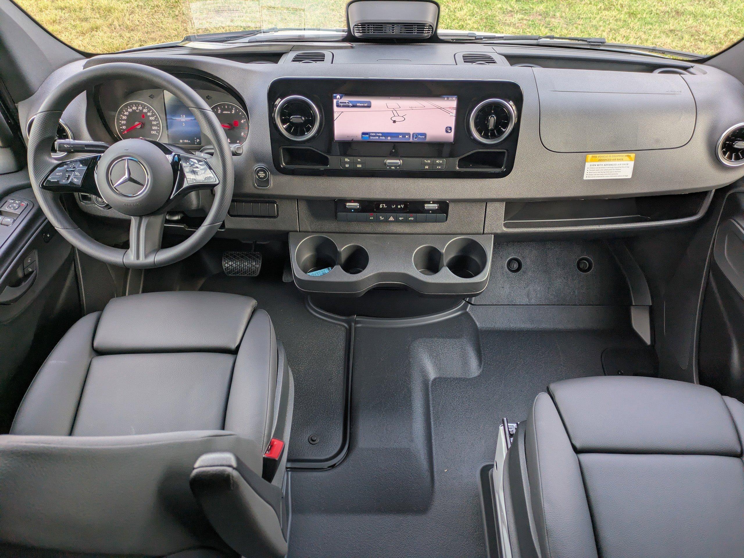 Mercedes-Benz Sprinter Cargo Van Van 144 Wb Awd - Thumbnail 3