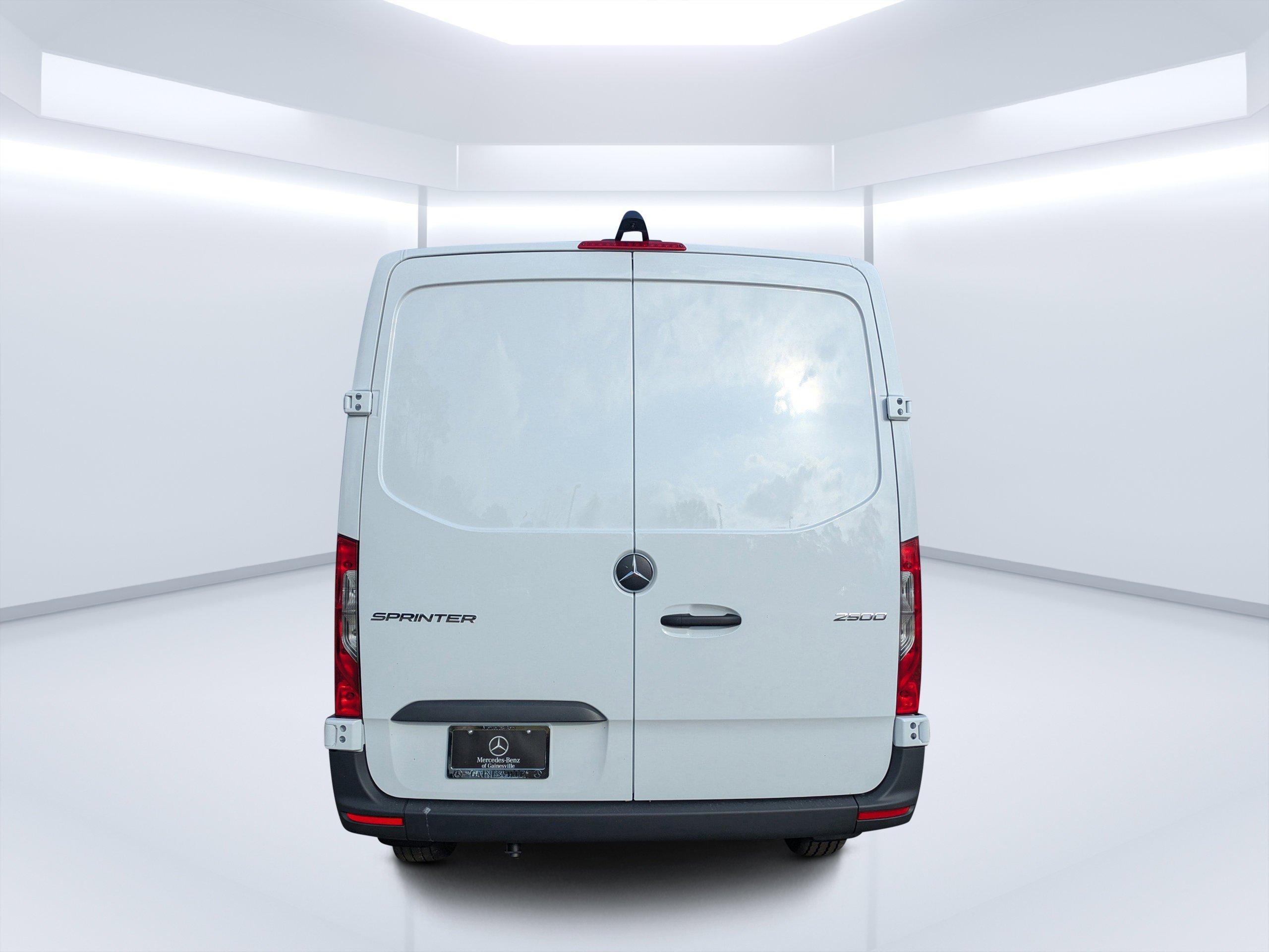 Mercedes-Benz Sprinter Cargo Van 144 Wb Rwd Van - Thumbnail 7