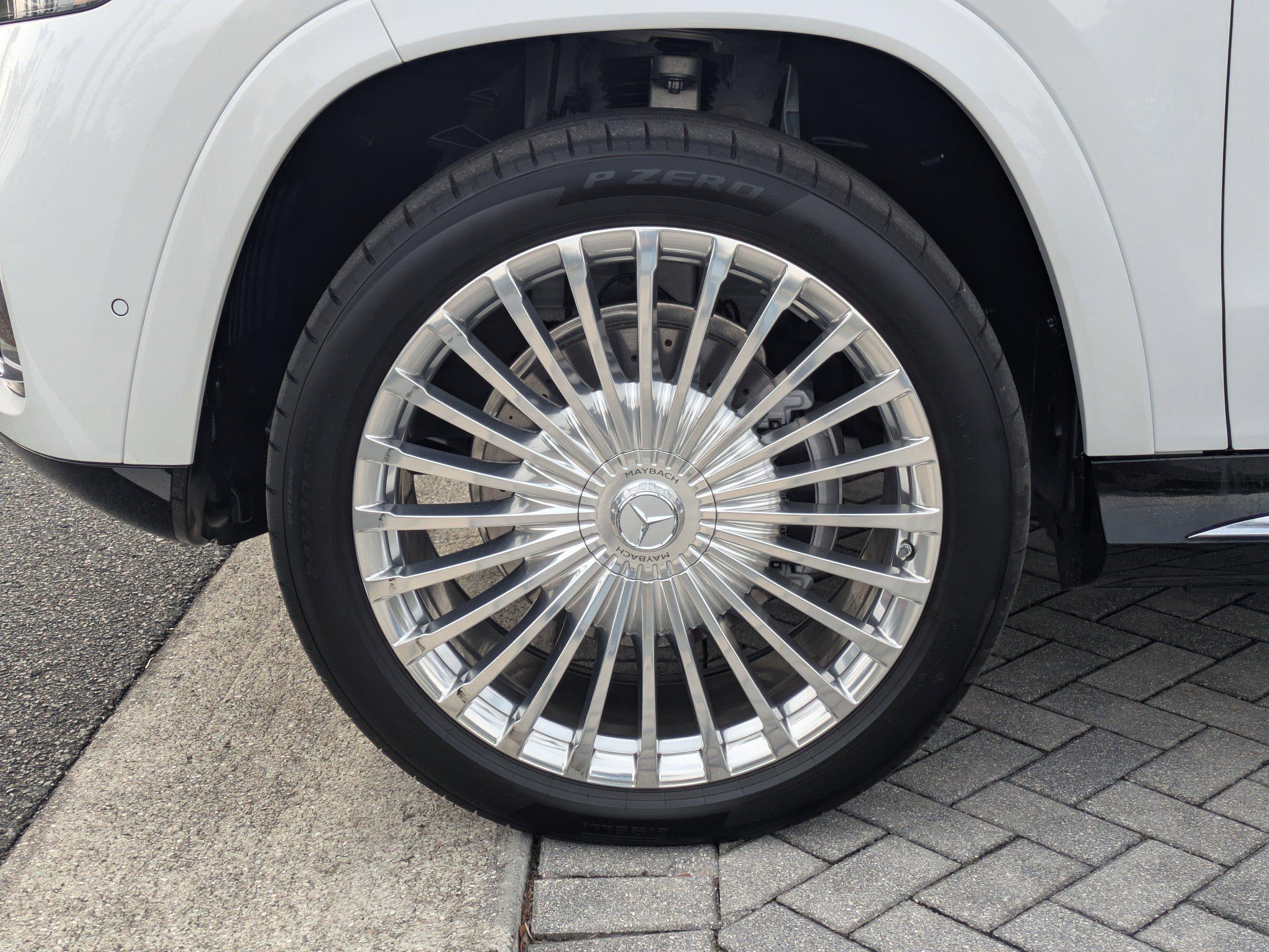 Mercedes-Benz Gls Suv Maybach 600 With Navigation & Awd - Thumbnail 4