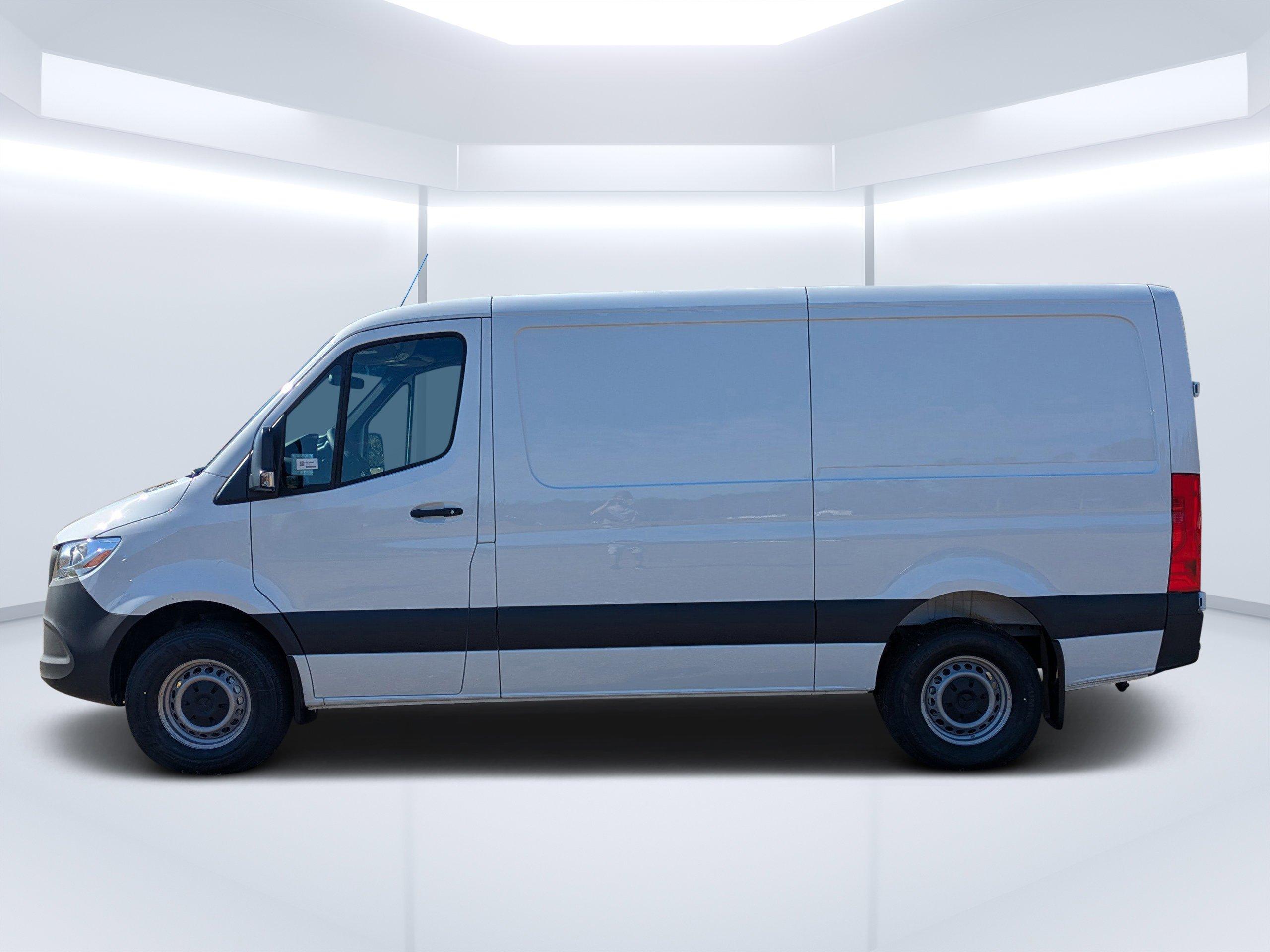Mercedes-Benz Sprinter Cargo Van 144 Wb Rwd Van - Thumbnail 7