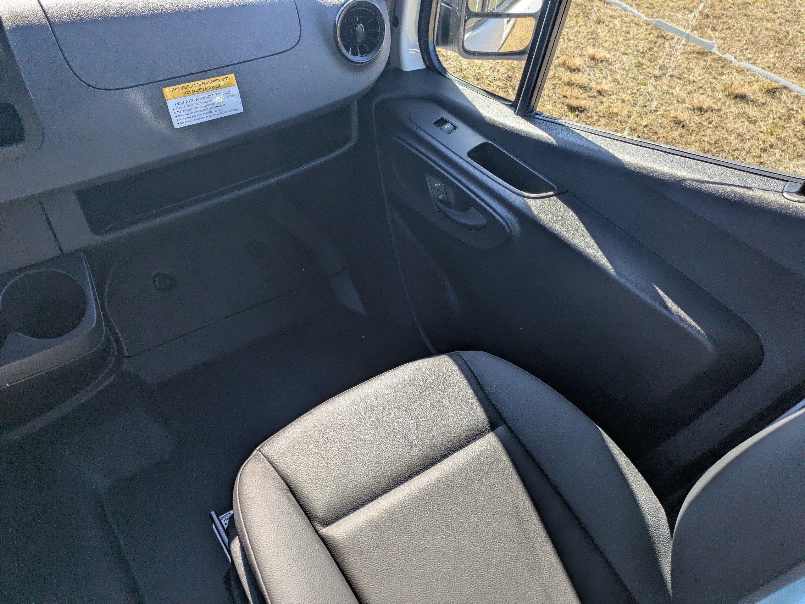 Mercedes-Benz Sprinter Cargo Van 144 Wb Rwd Van - Thumbnail 19