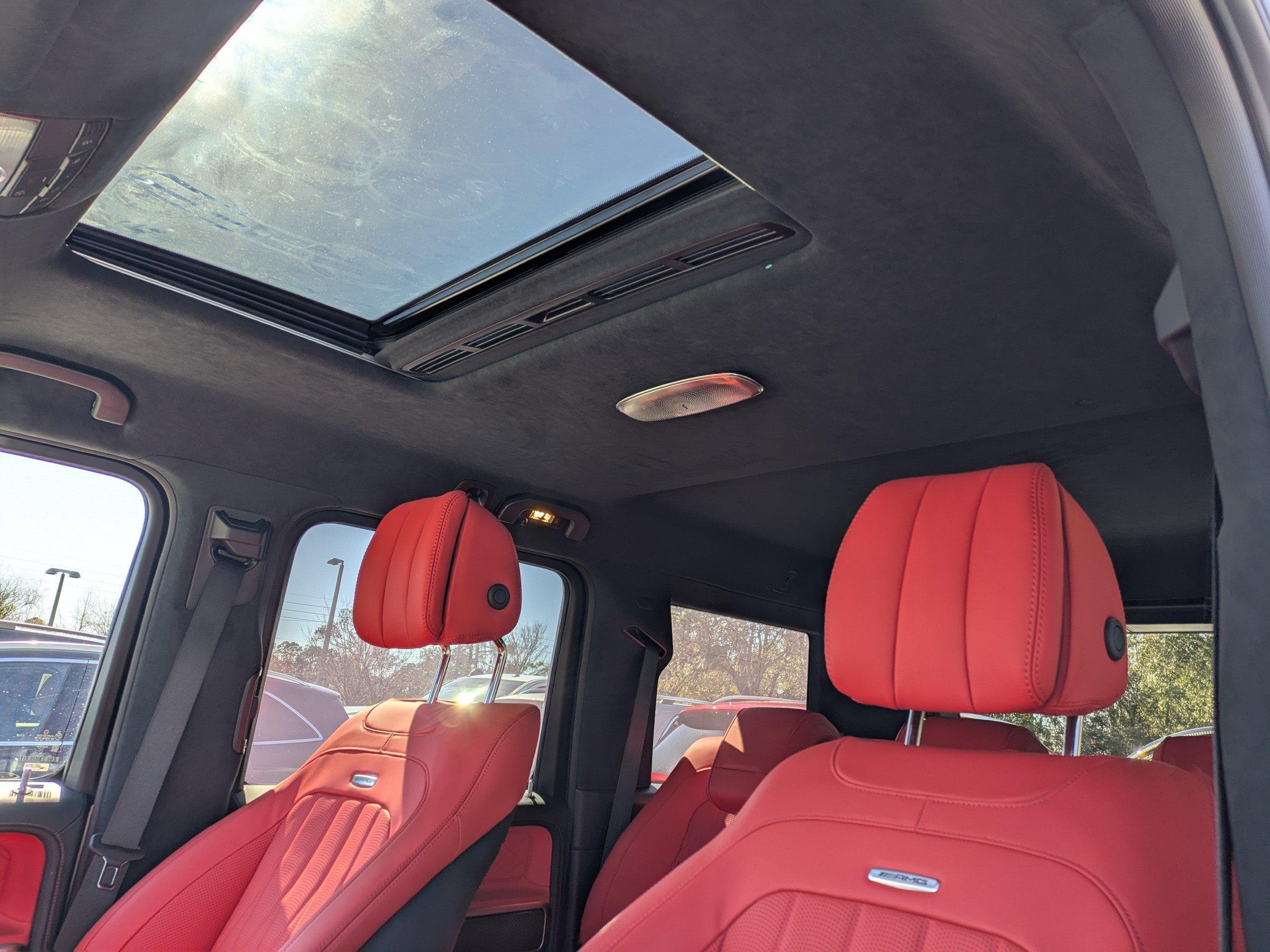 Mercedes-Benz Sport Utility Amg® G 63 With Navigation & Awd - Thumbnail 5