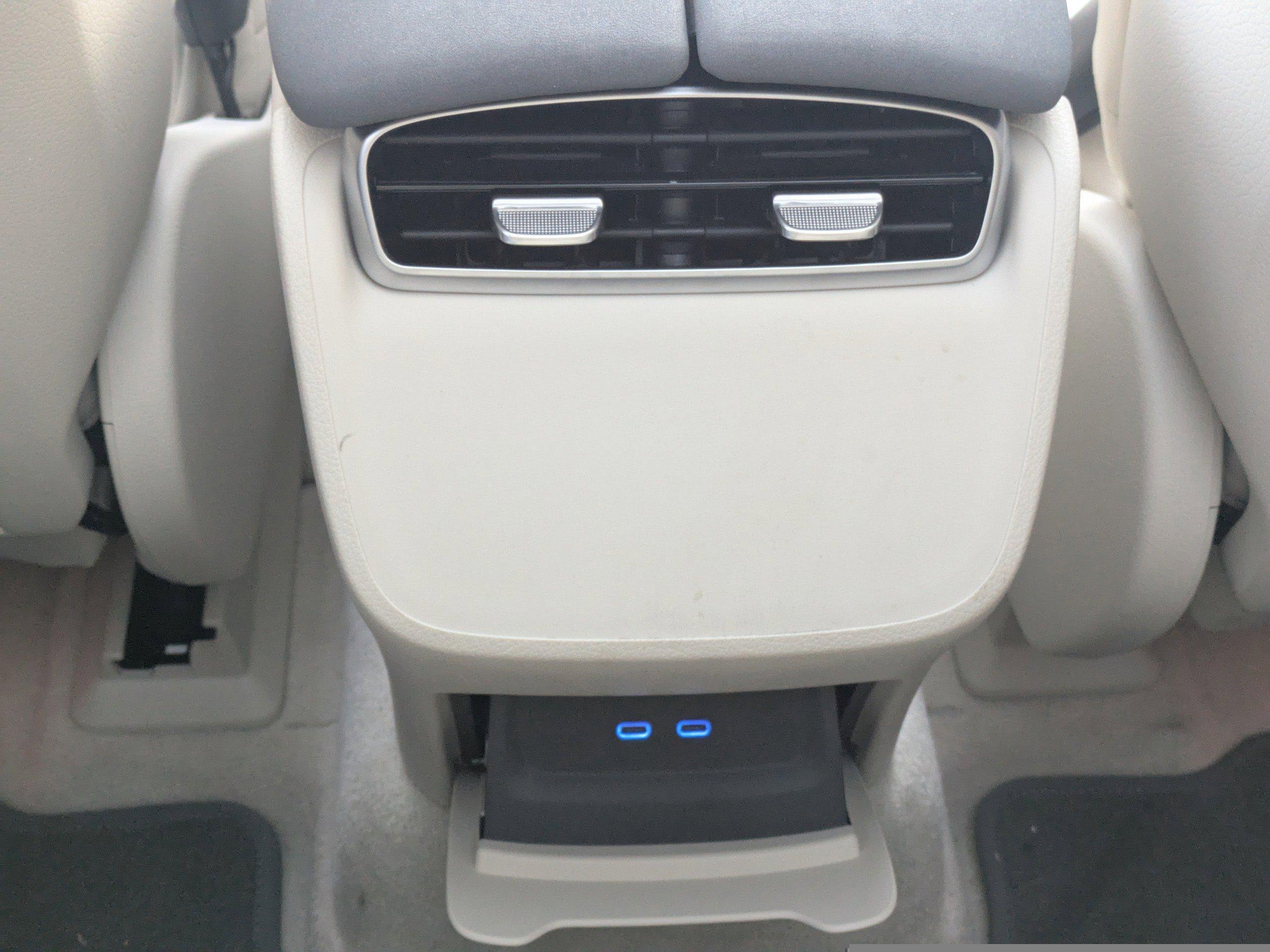 Mercedes-Benz Eqs Sport Utility 450+ With Navigation - Thumbnail 17