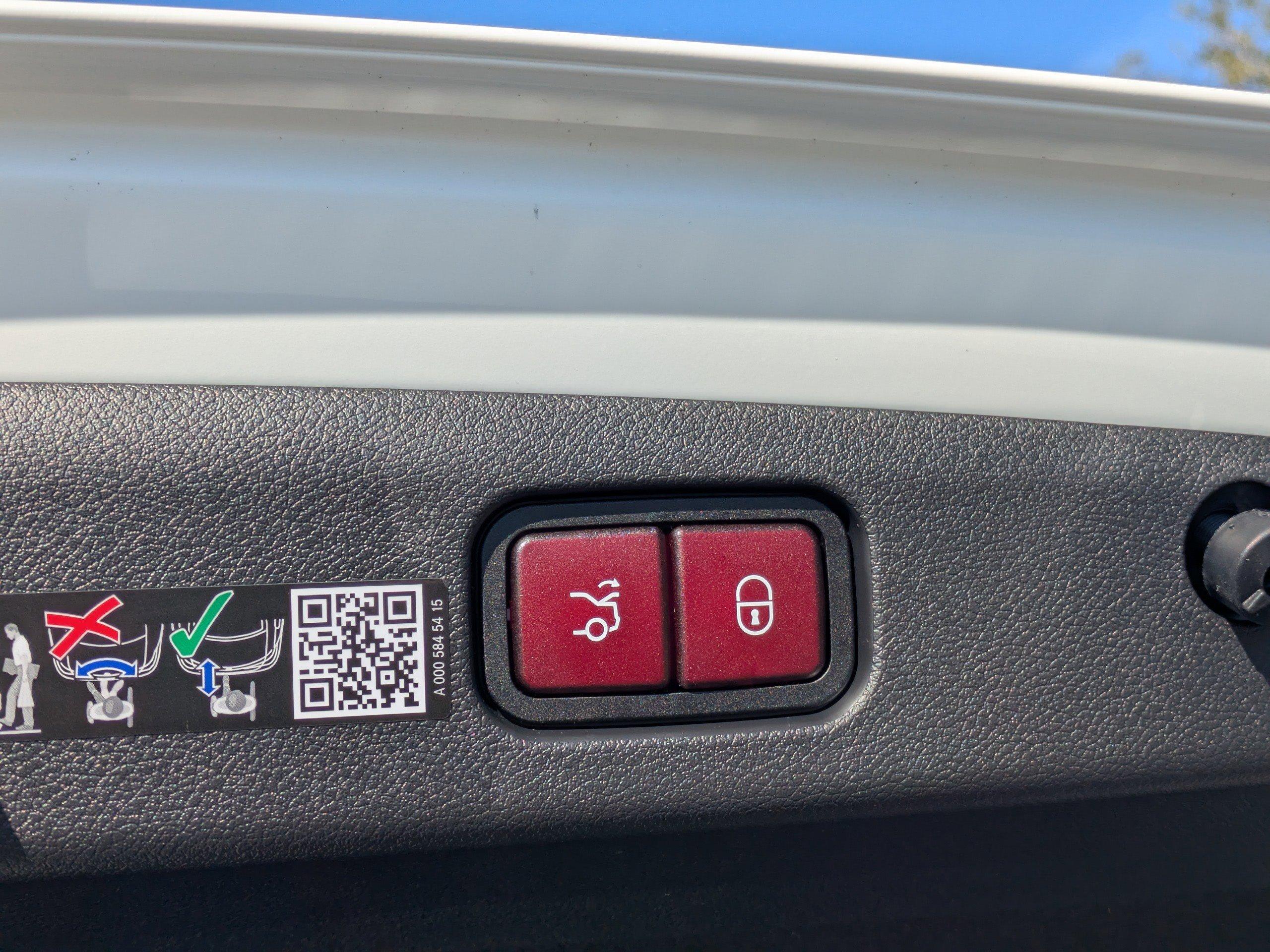 Mercedes-Benz Sedan Amg® E 53 E 4Matic®+ With Navigation & Awd - Thumbnail 14