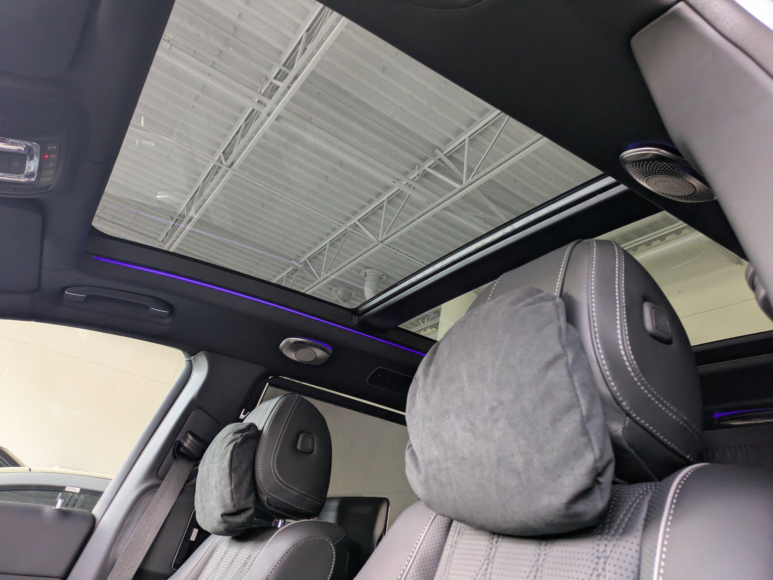 Mercedes-Benz Gls Suv Maybach 600 With Navigation & Awd - Thumbnail 5