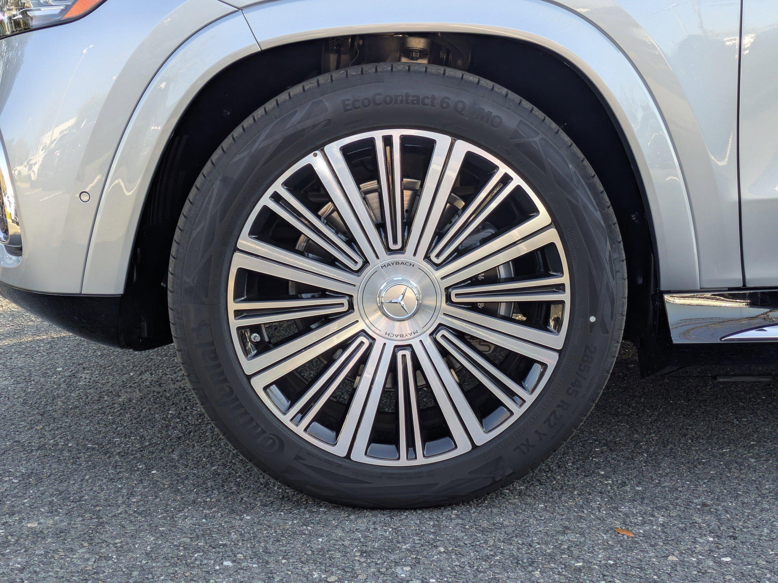 Mercedes-Benz Gls Suv Maybach 600 With Navigation & Awd - Thumbnail 4