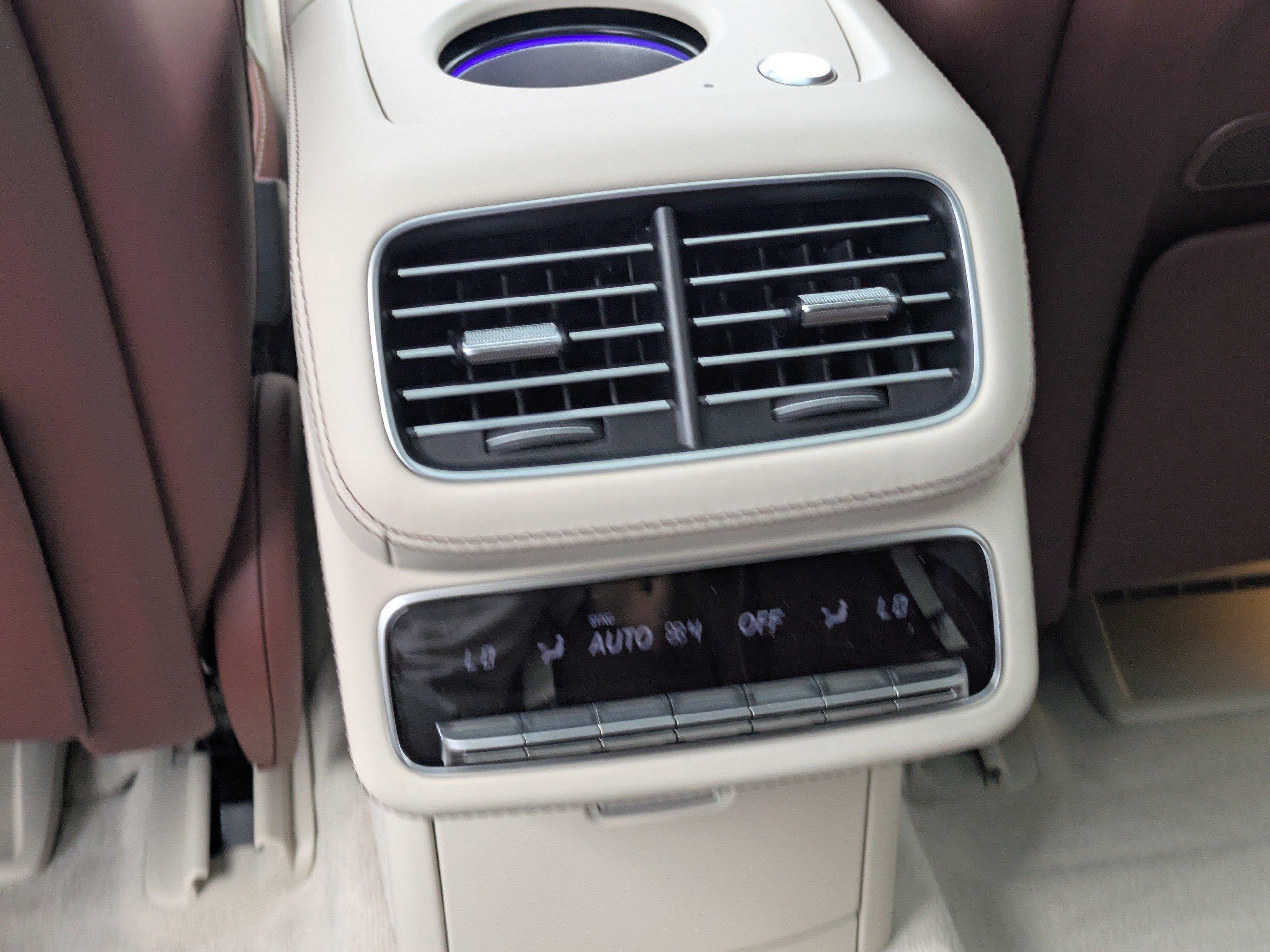 Mercedes-Benz Gls Suv Maybach 600 With Navigation & Awd - Thumbnail 17