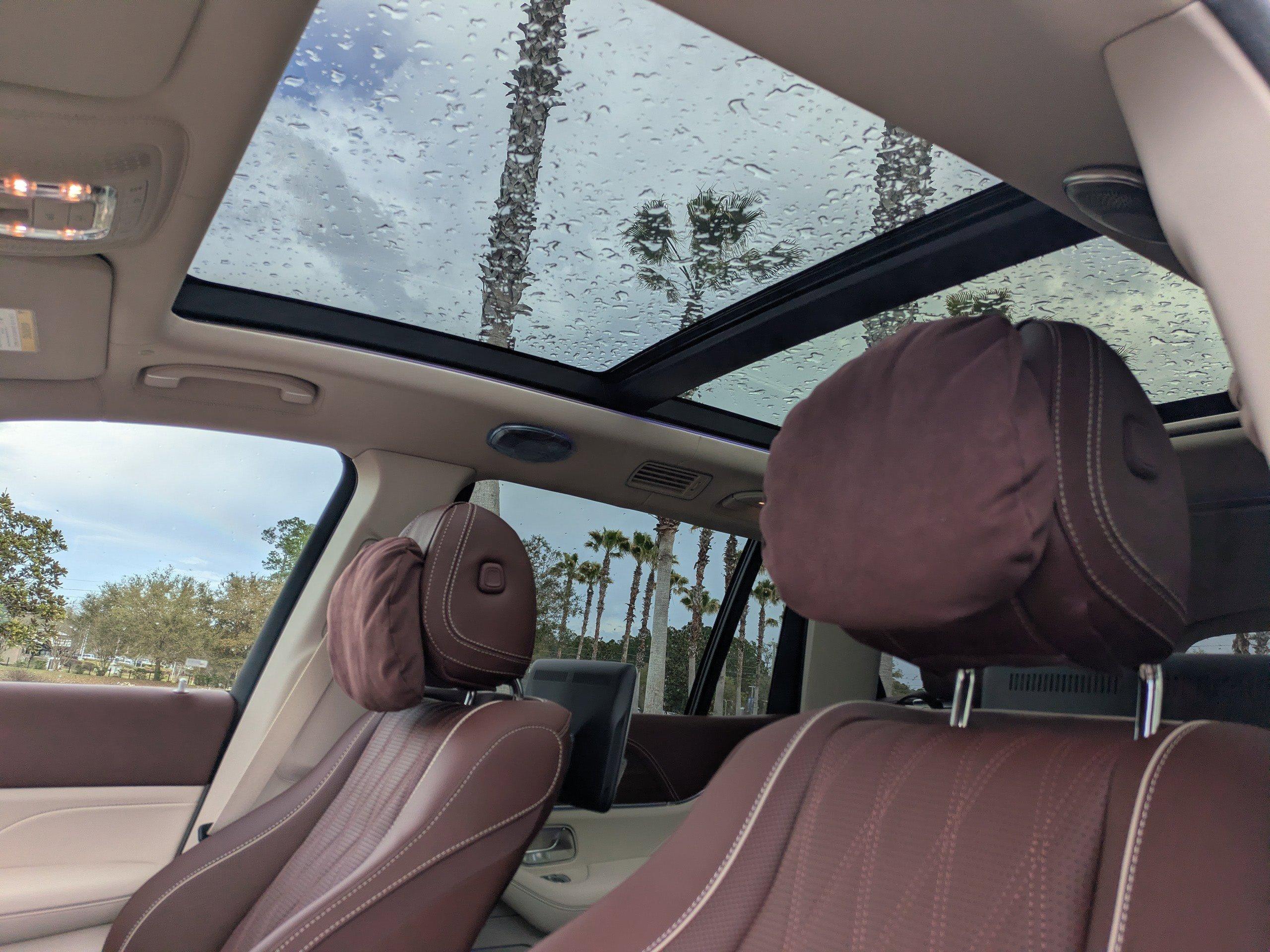 Mercedes-Benz Gls Suv Maybach 600 With Navigation & Awd - Thumbnail 5