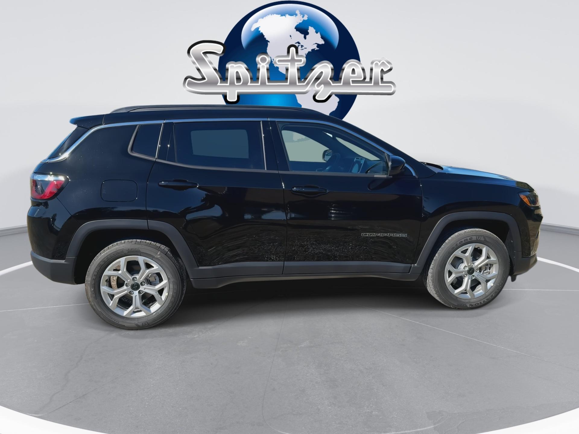 Jeep Compass Latitude 4X4 - Thumbnail 2
