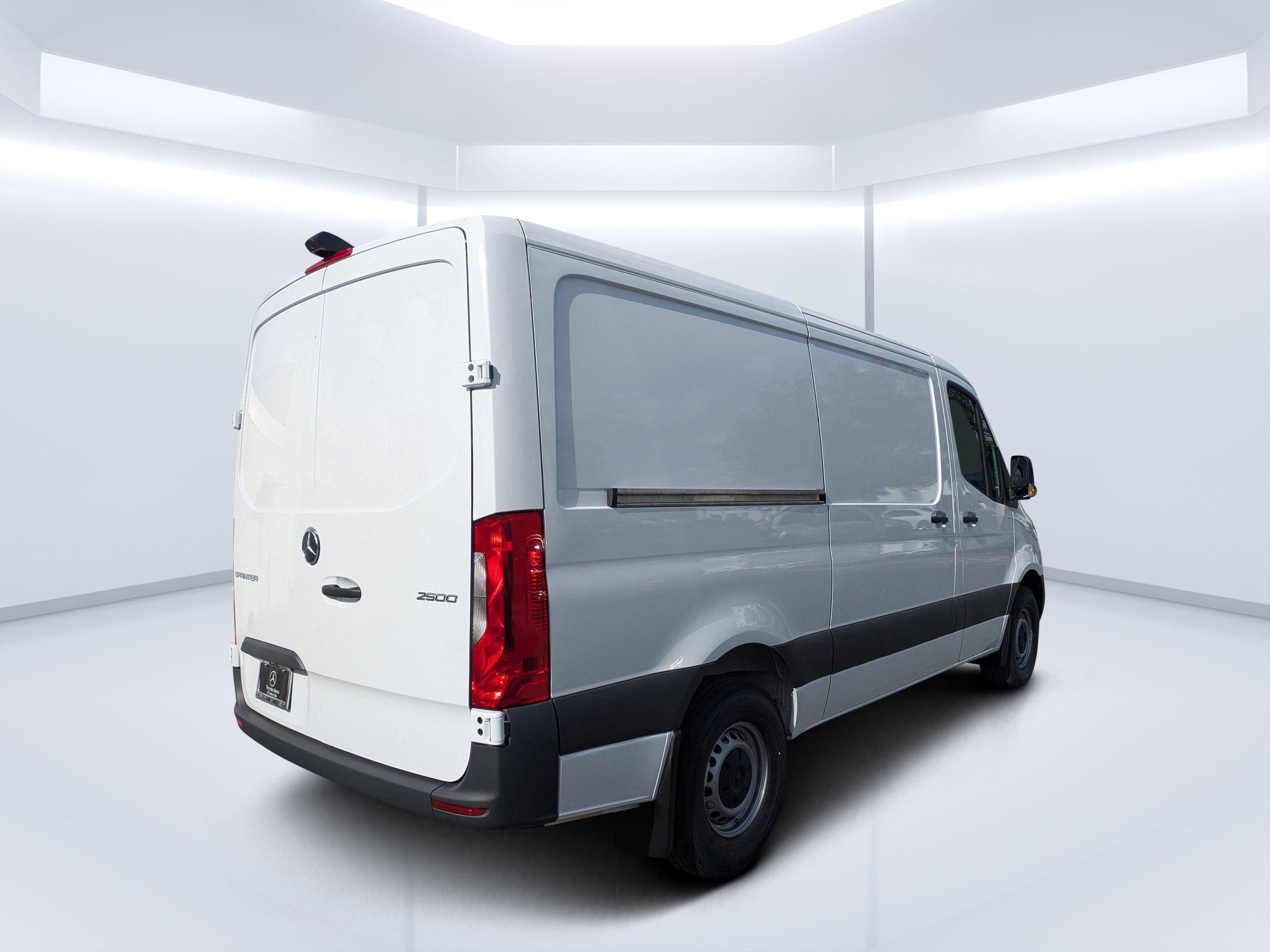 Mercedes-Benz Sprinter Cargo Van 144 Wb Rwd Van - Thumbnail 6