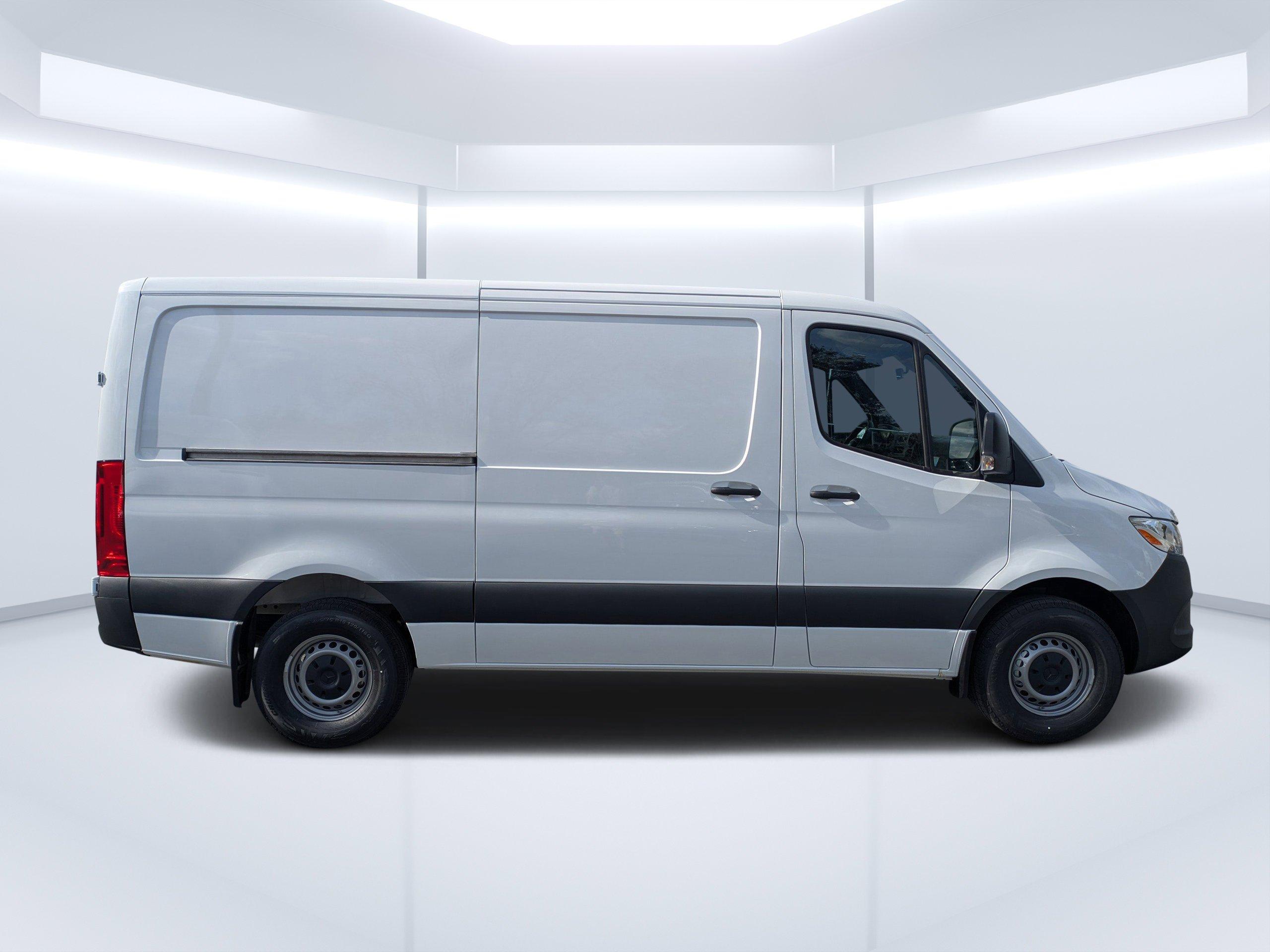 Mercedes-Benz Sprinter Cargo Van 144 Wb Rwd Van - Thumbnail 5