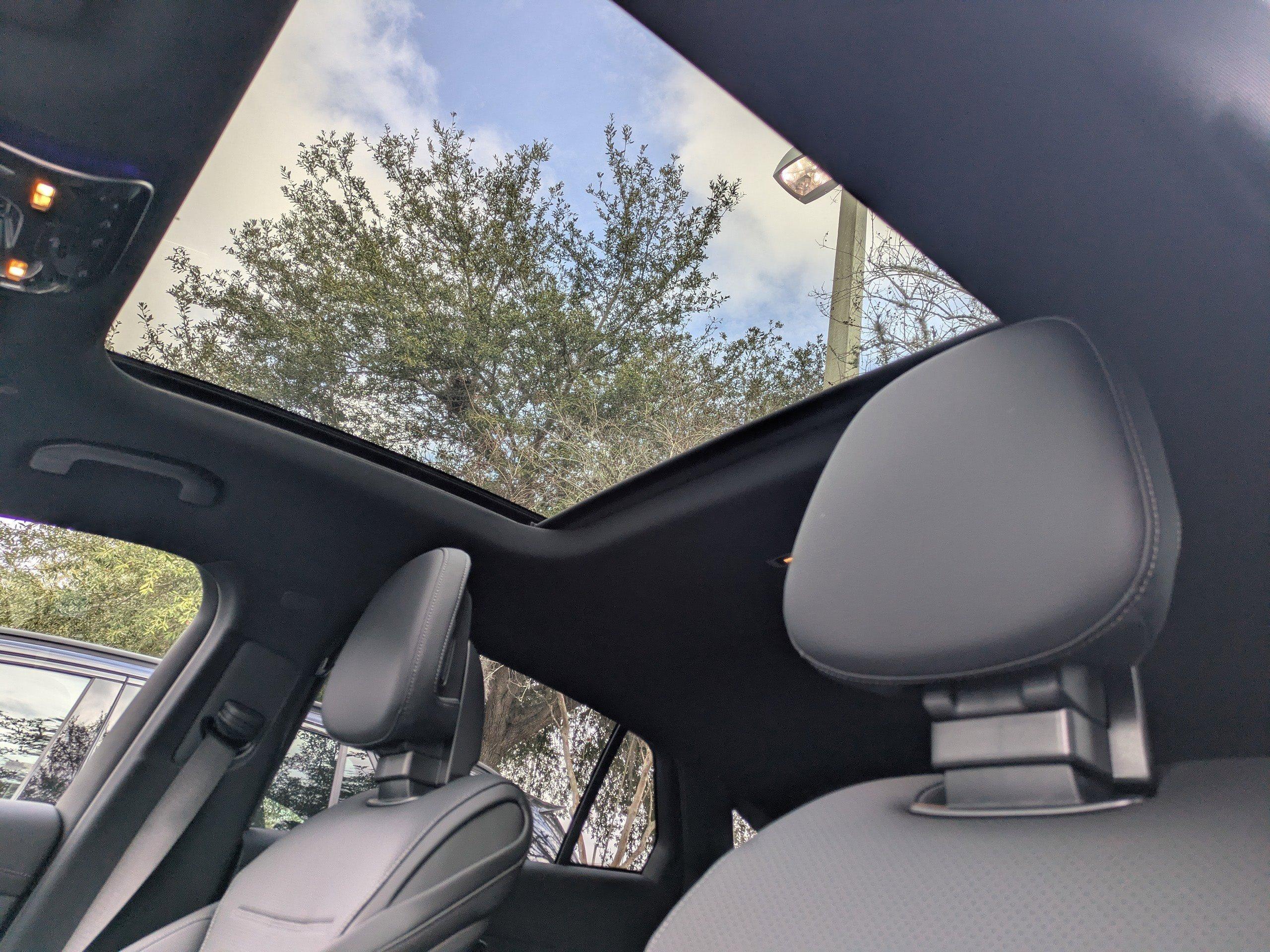 Mercedes-Benz Glc Suv 300 With Navigation & Awd - Thumbnail 12