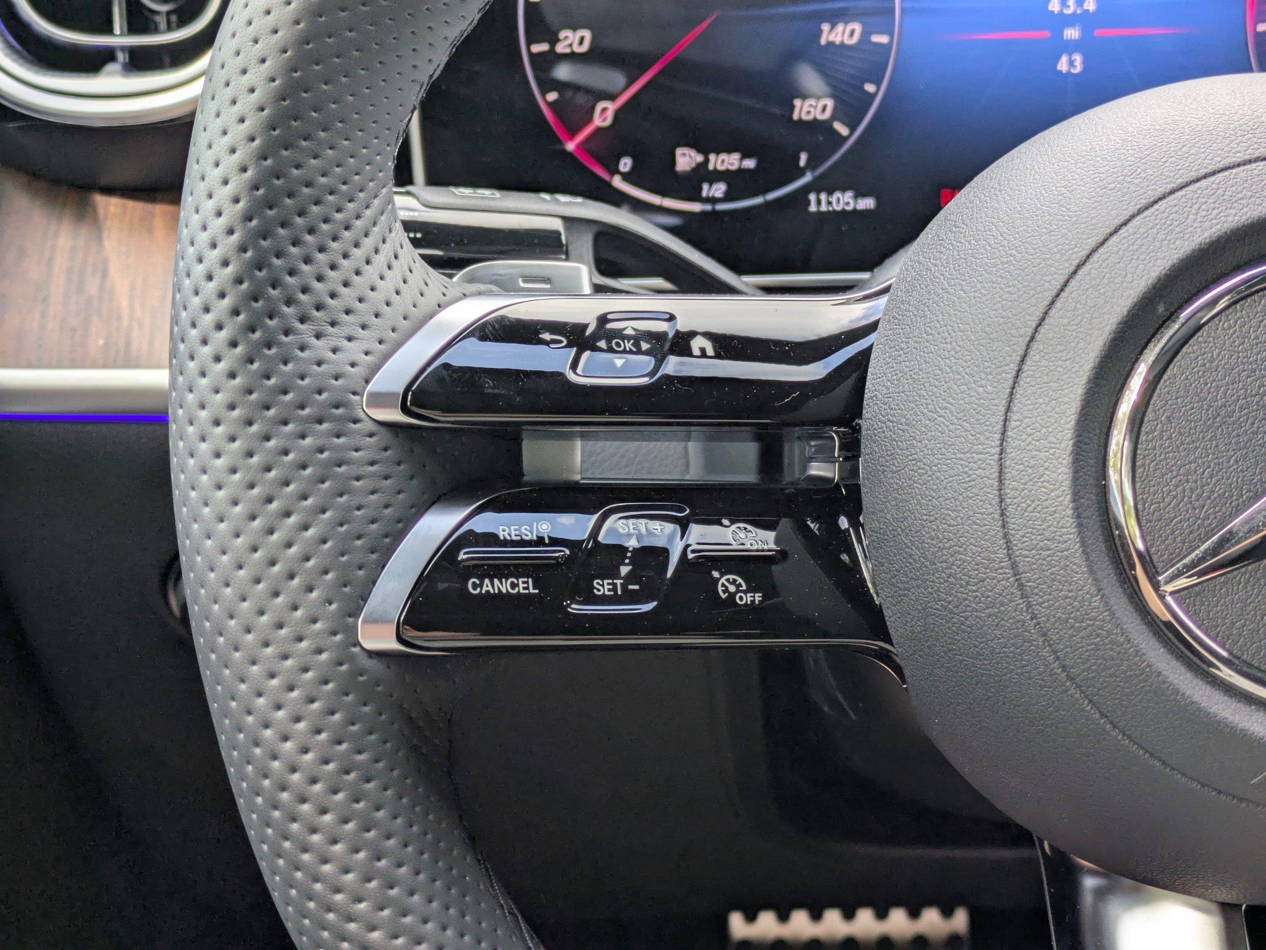 Mercedes-Benz Glc Suv 300 With Navigation & Awd - Thumbnail 19