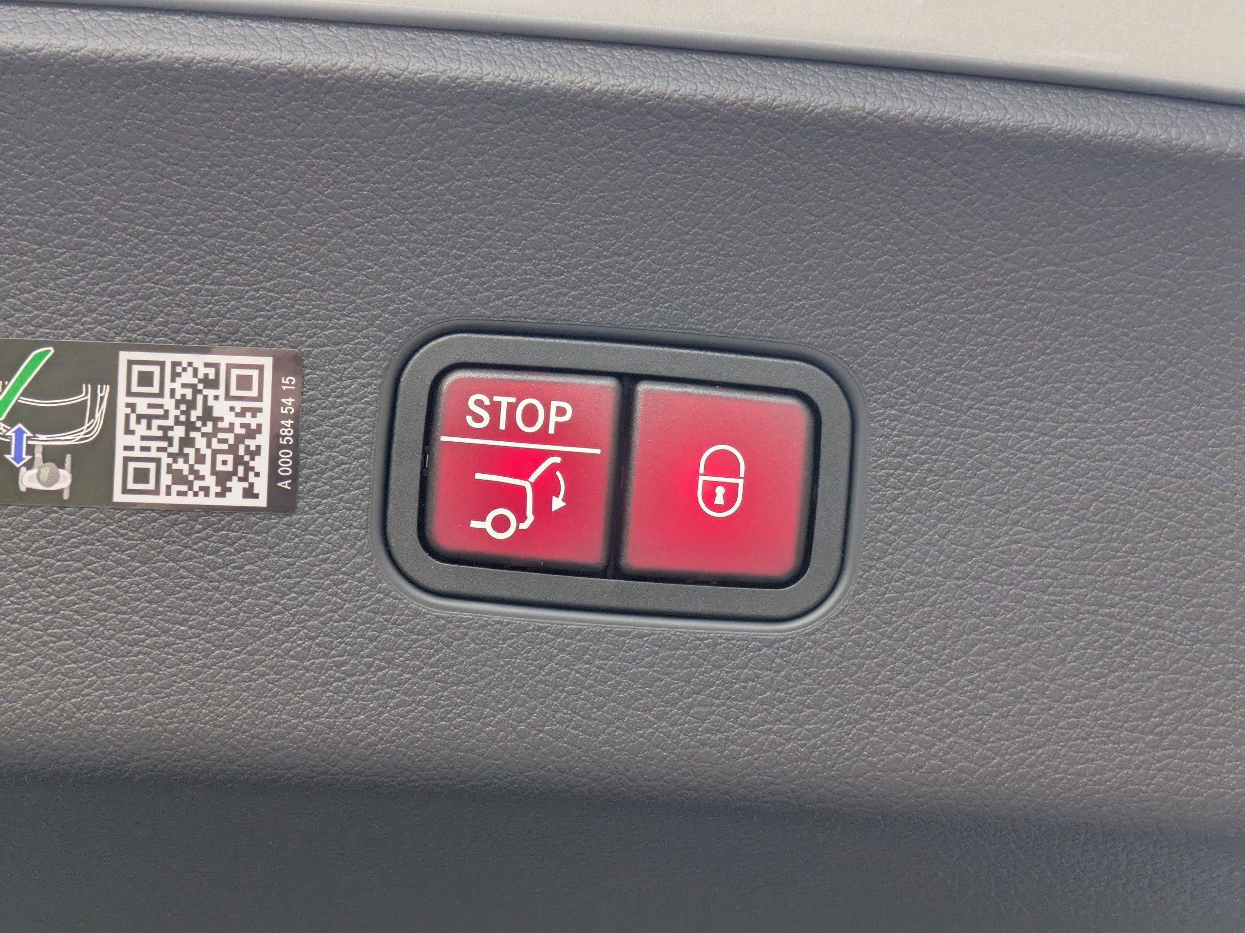 Mercedes-Benz Glc Suv 300 With Navigation & Awd - Thumbnail 15