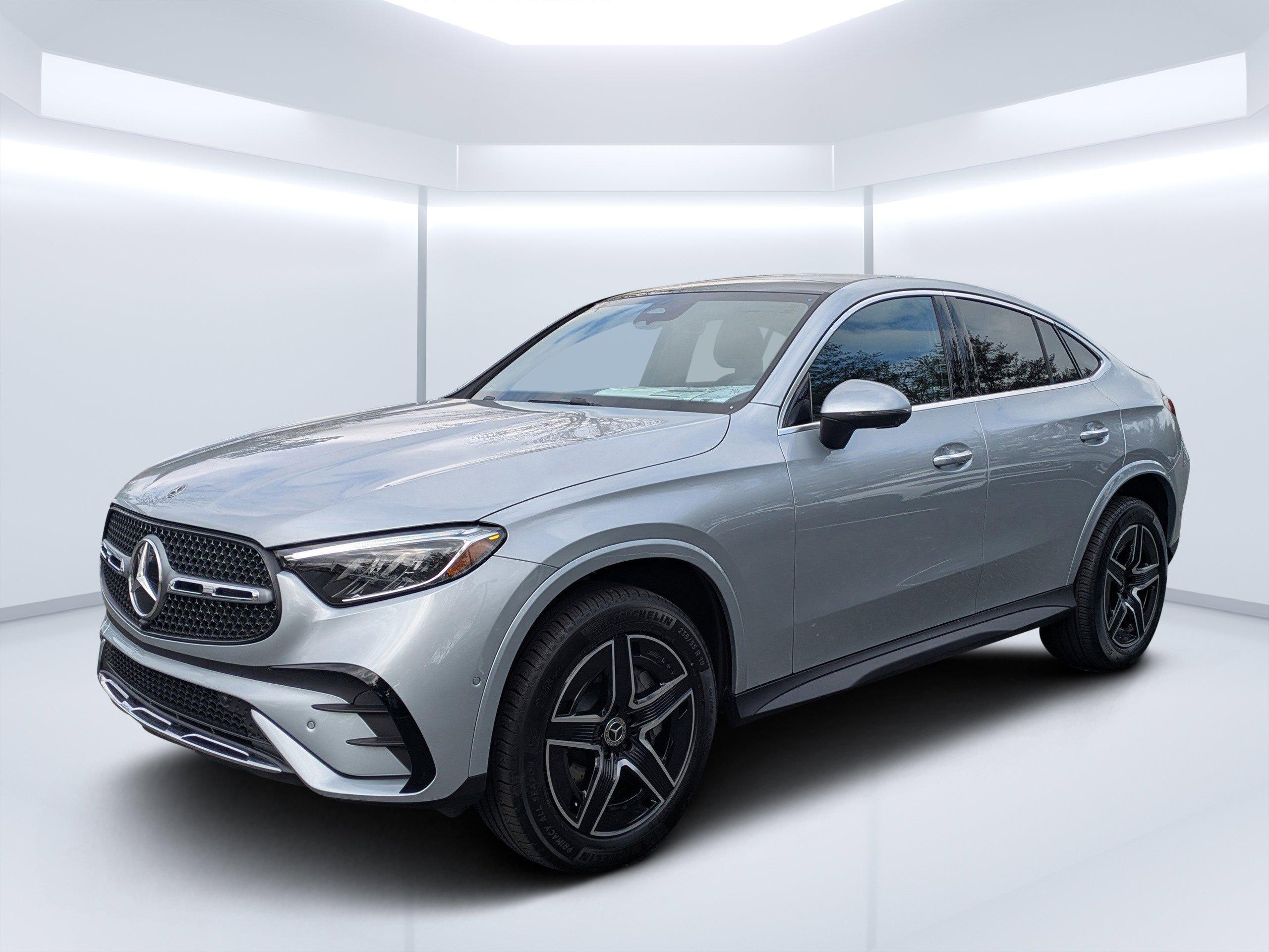 Mercedes-Benz Glc Suv 300 With Navigation & Awd - Thumbnail 8