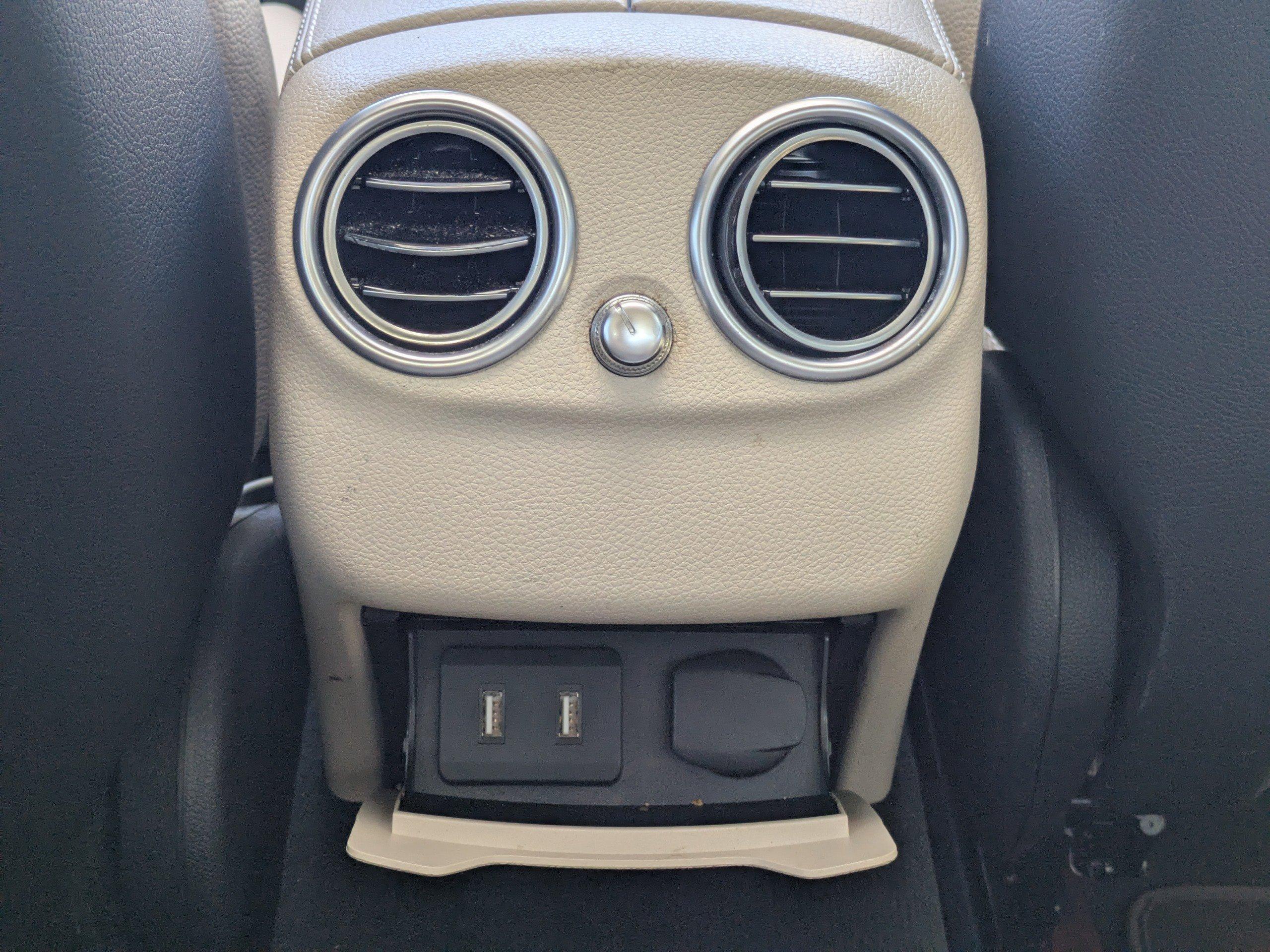 Mercedes-Benz C 300 Rwd 4Dr Car - Thumbnail 15