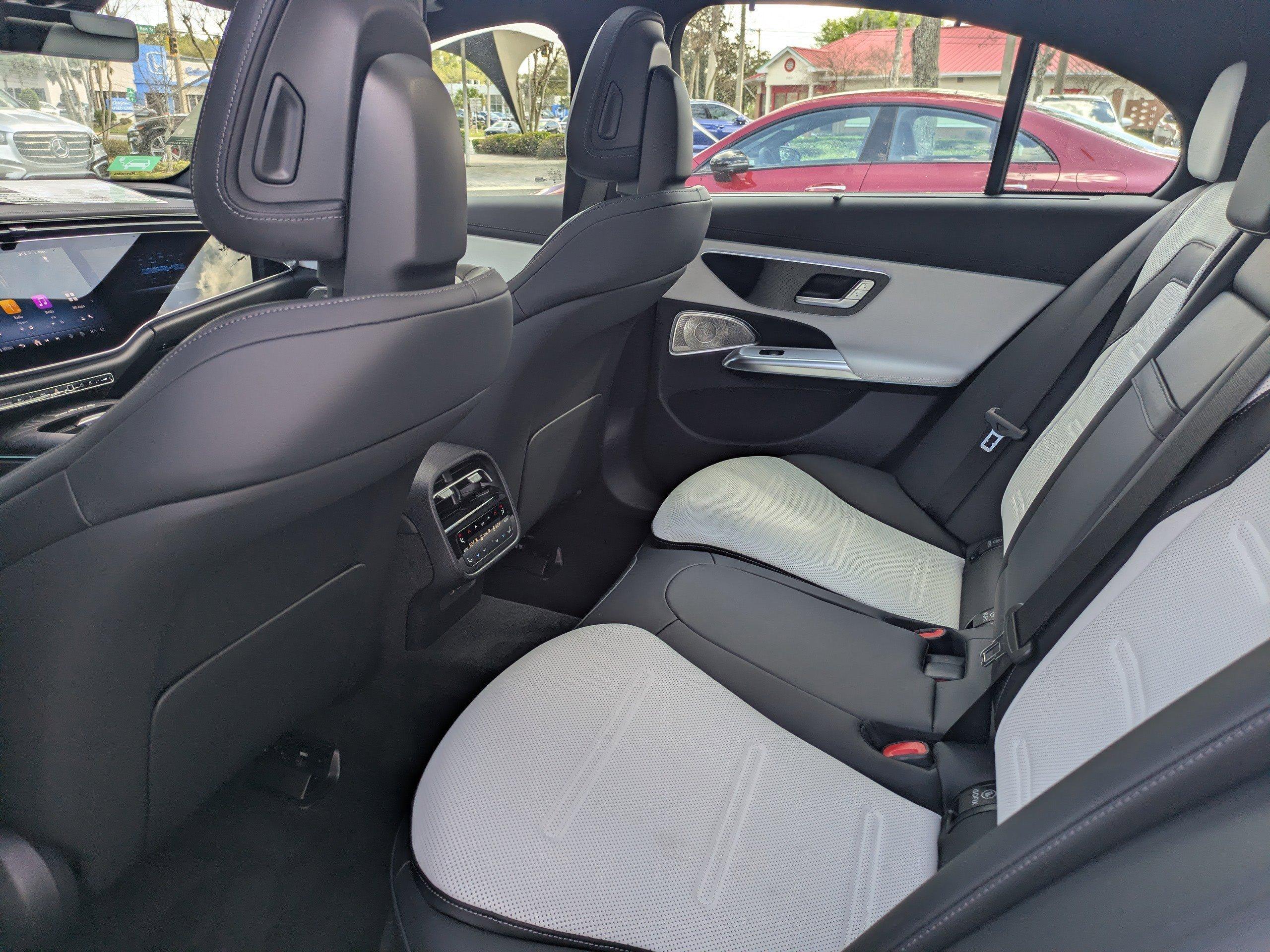 Mercedes-Benz Sedan Amg® E 53 E 4Matic®+ With Navigation & Awd - Thumbnail 15