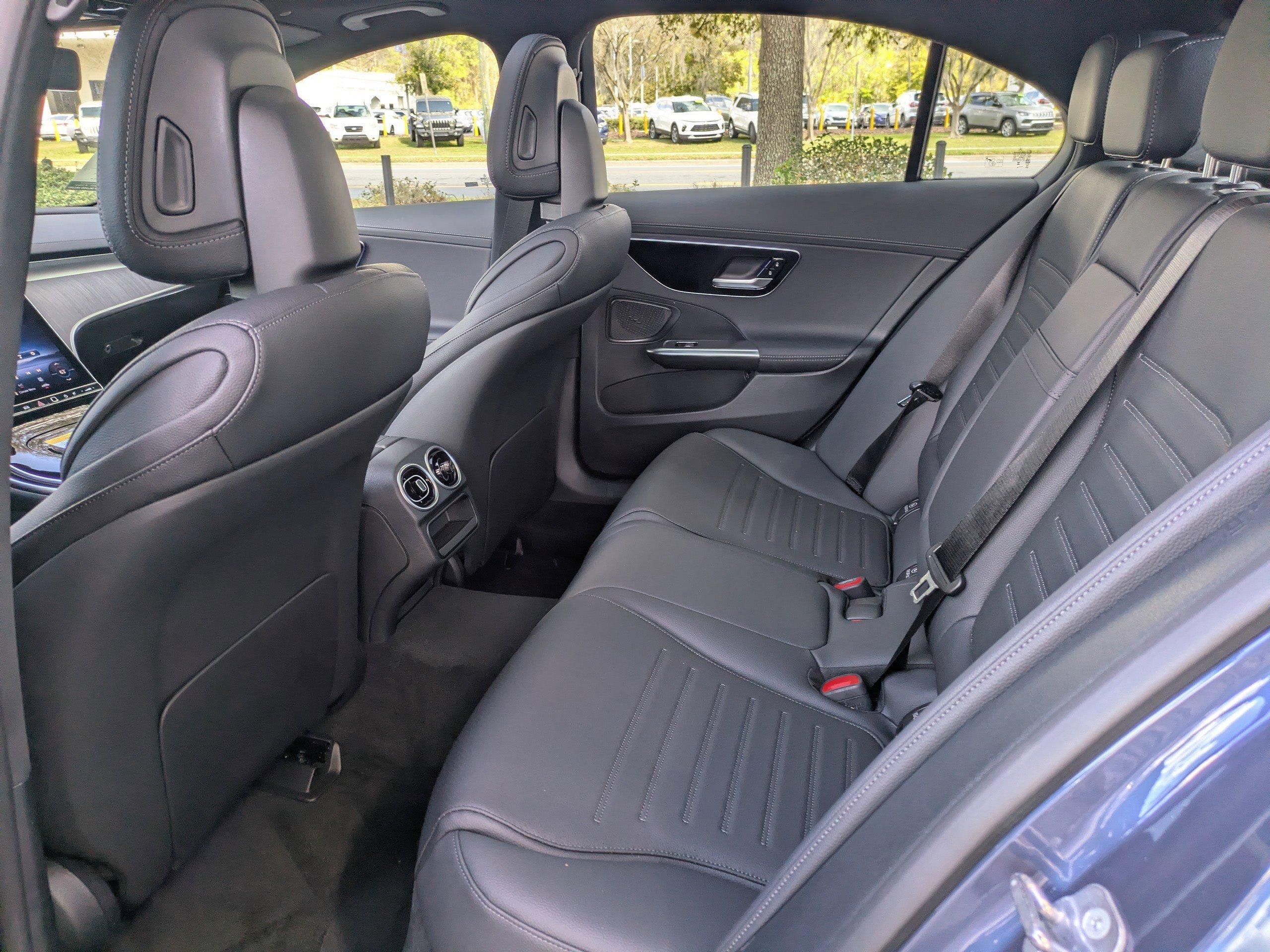 Mercedes-Benz C 300 Rwd Sedan - Thumbnail 16