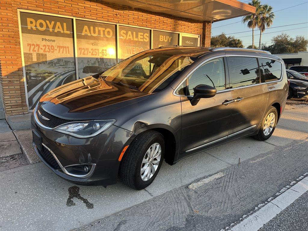 Chrysler 300 Limited - Thumbnail 3